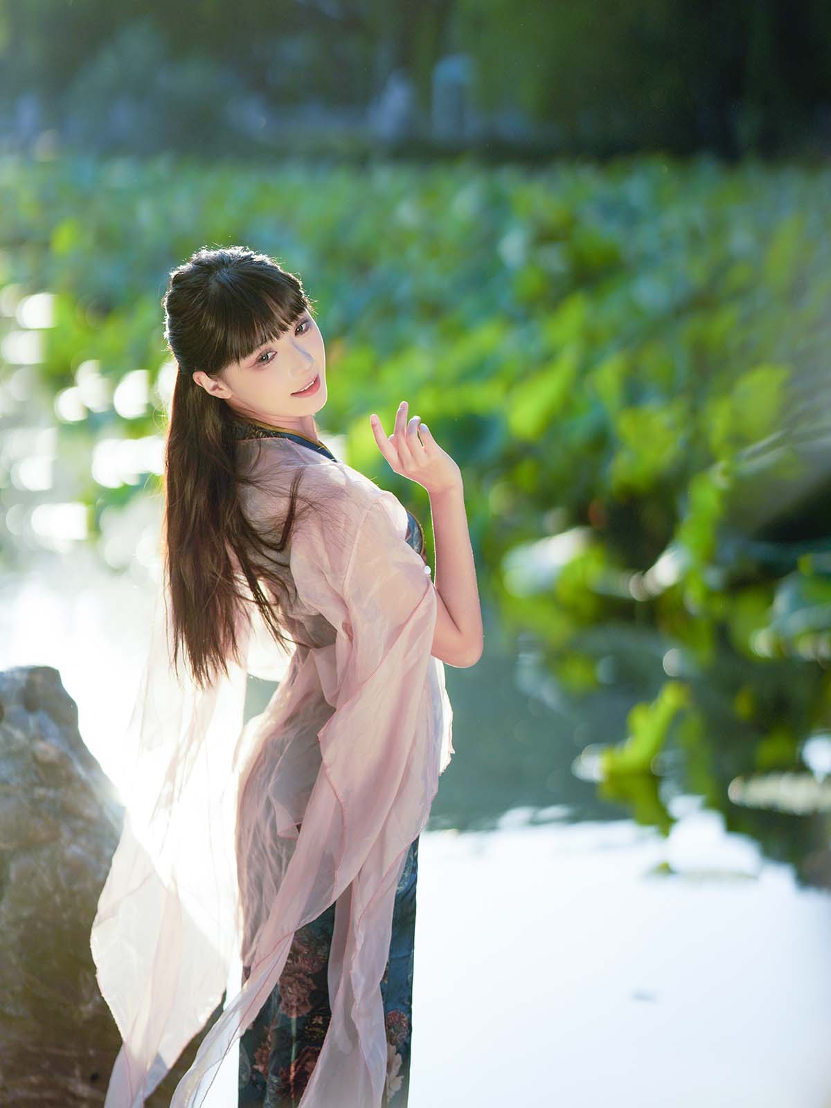 [YITUYU艺图语]2024.12.29 荷塘古韵 二茹Ruth
