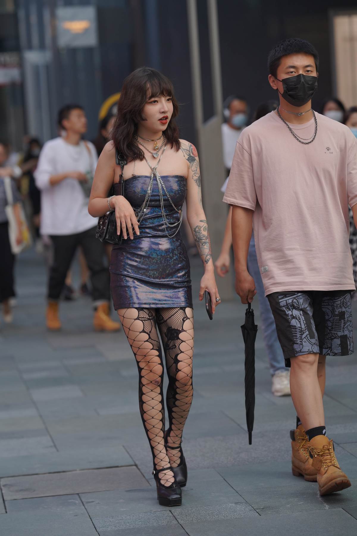 精选街拍作品 NO.3736 时尚皮裙搭配