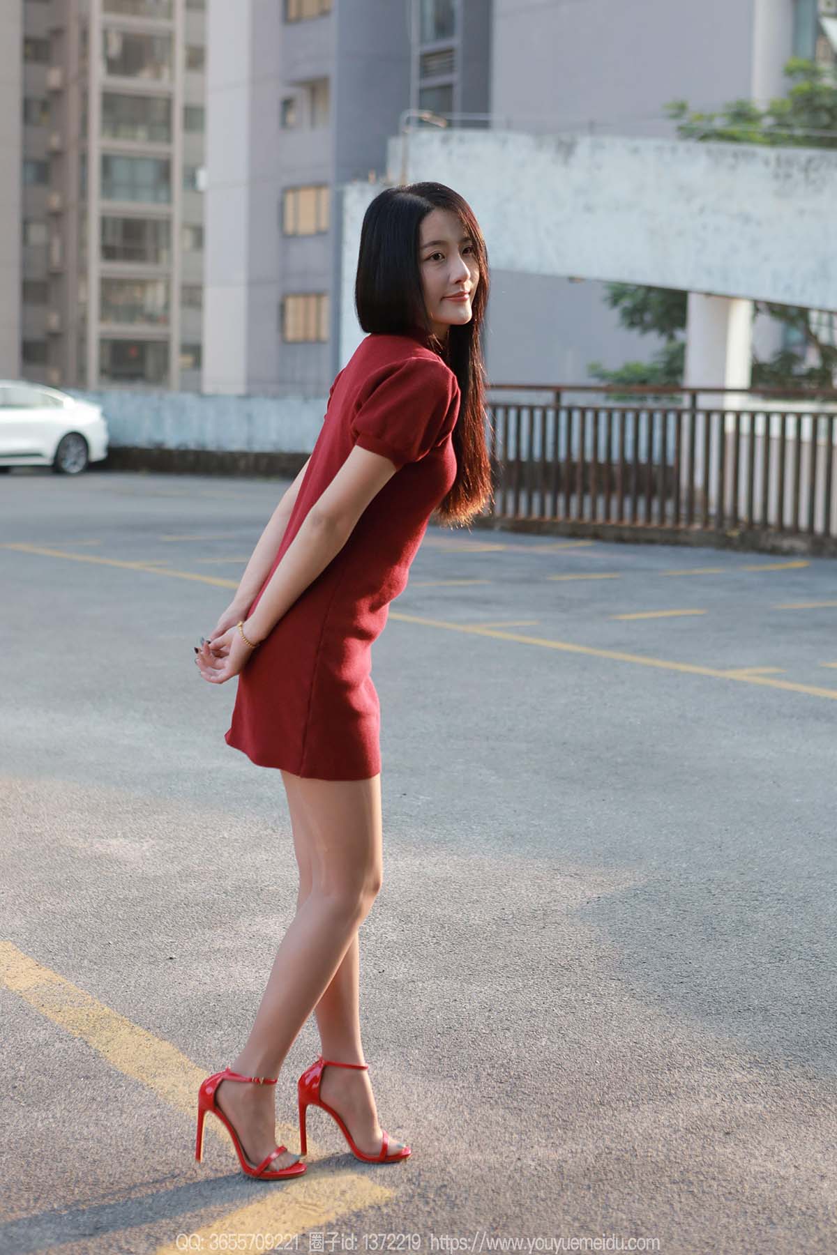 [IESS异思趣向] 2025.02.21 丝享家1983：婉萍《红苹果（下）》