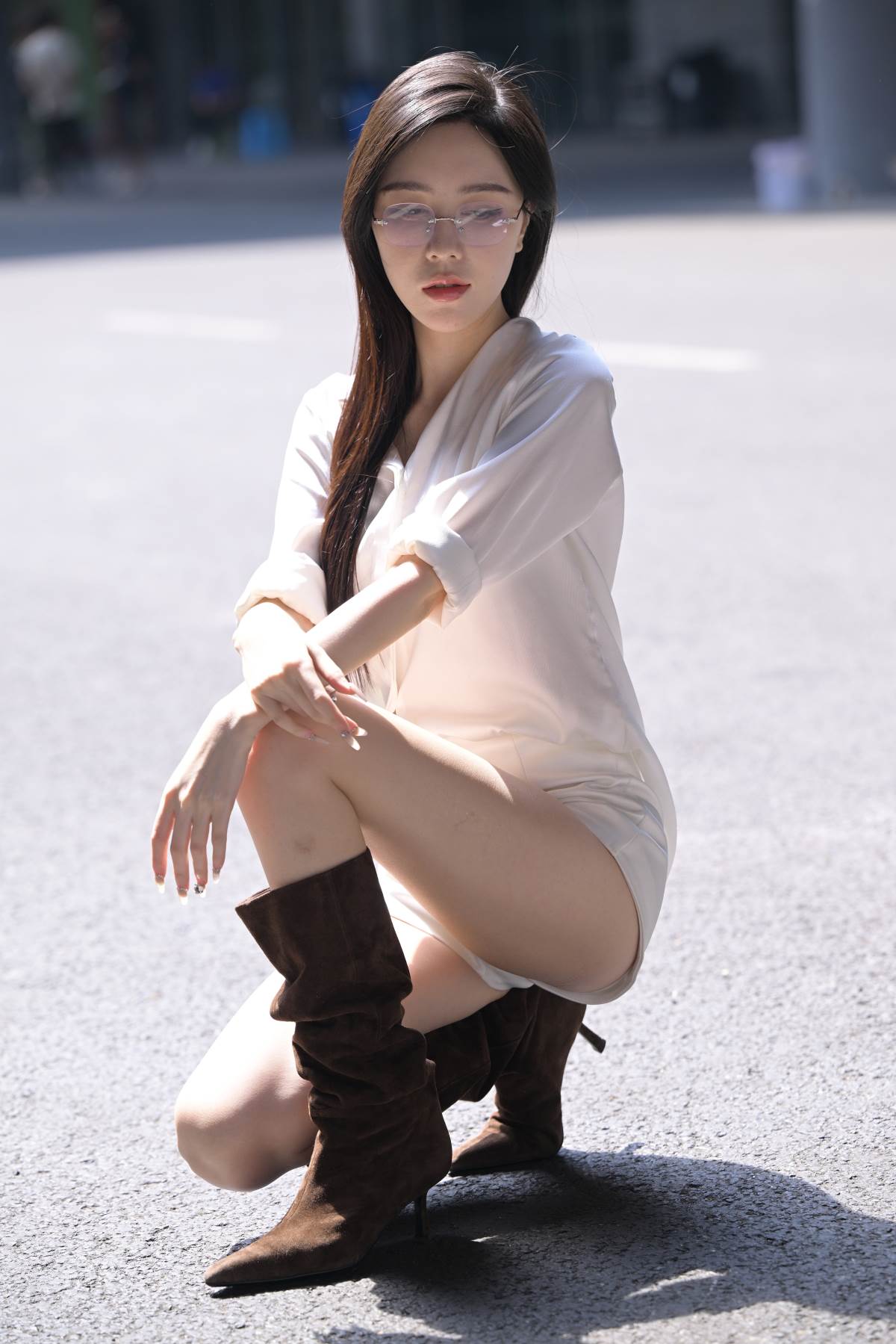 精选街拍作品 NO.3774 丝质衬衫短裤搭配