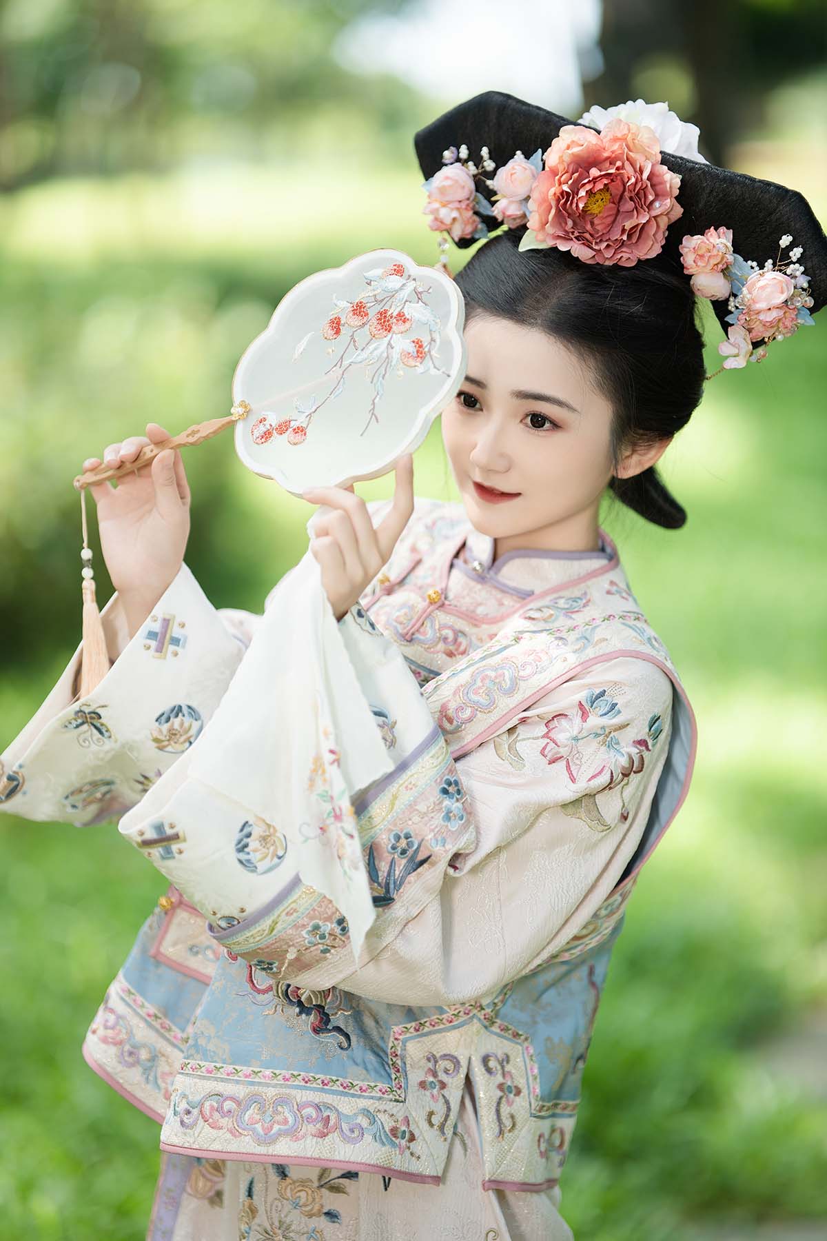 [YITUYU艺图语]2025.01.14 活泼的格格 蛋糕的蛋蛋 预览图 - 2