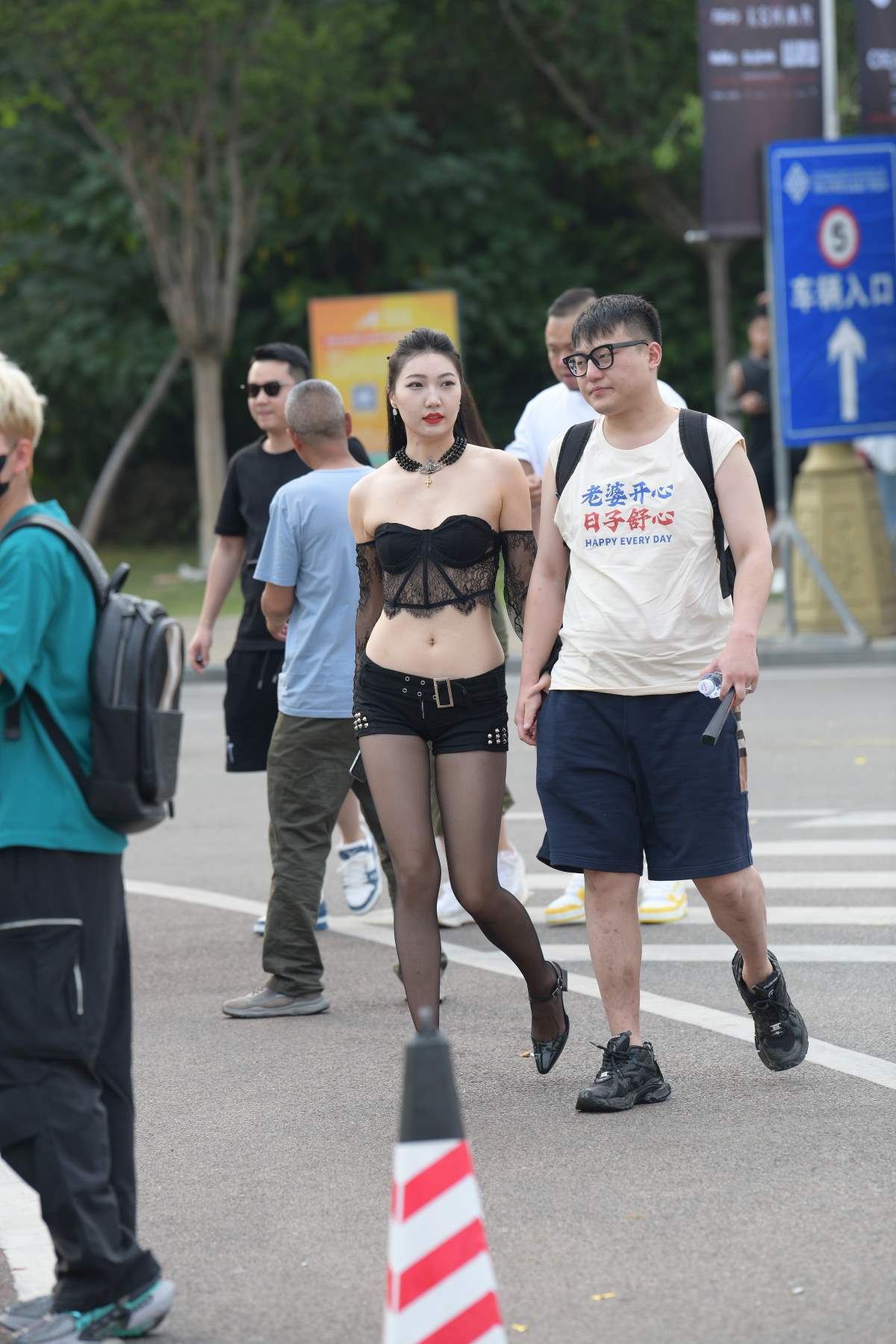 精选街拍作品 NO.3830 甜美暗黑风