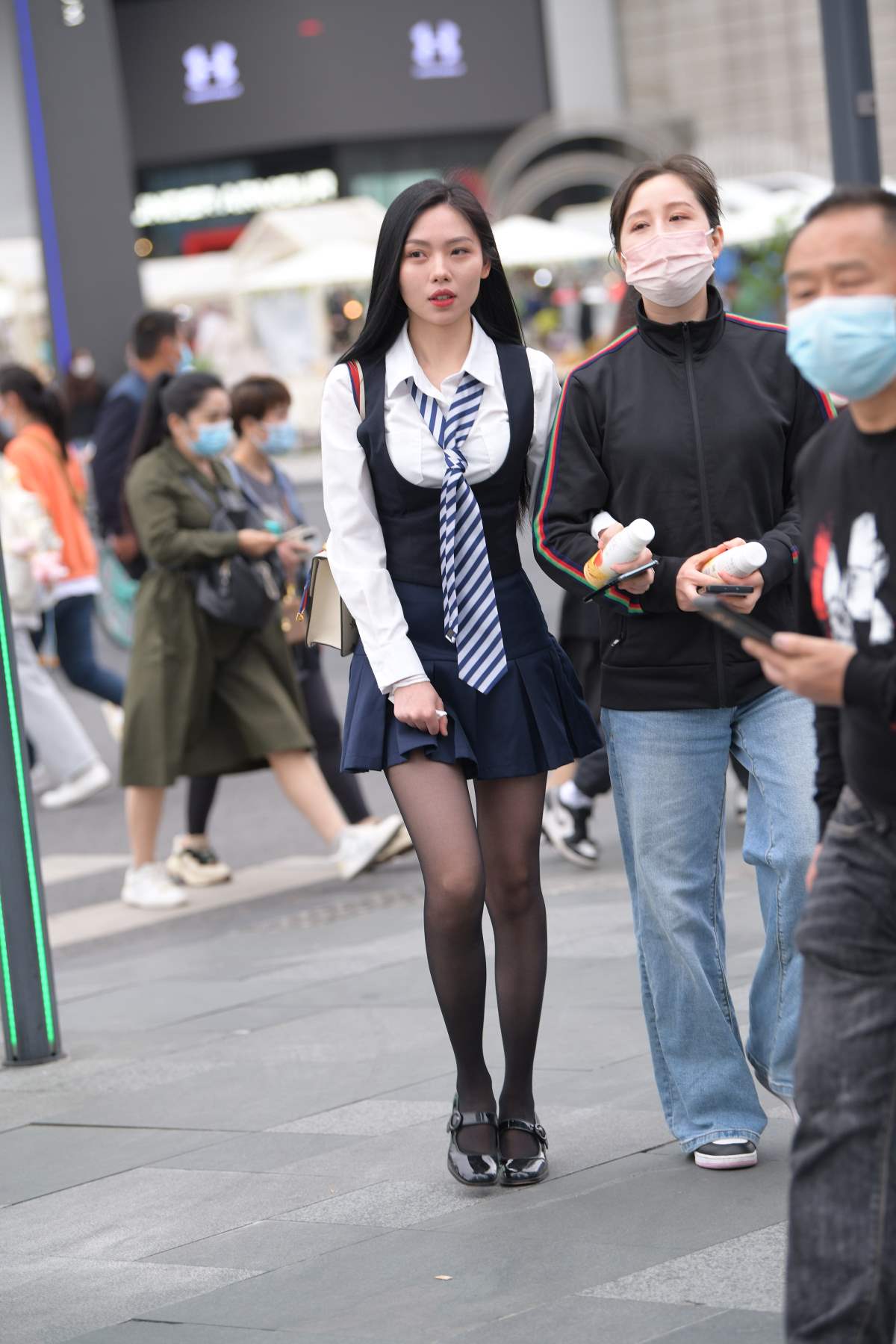 精选街拍作品 NO.3859 衬衫百褶裙