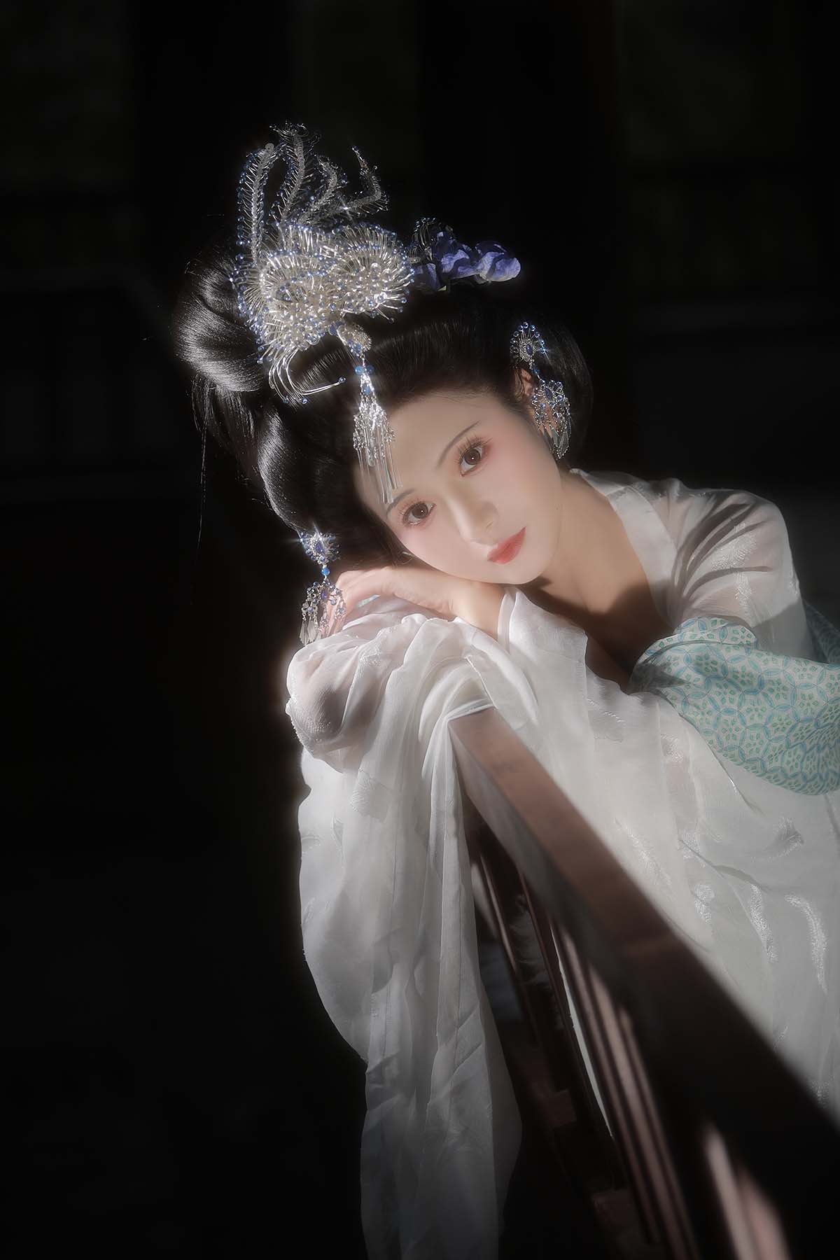 [YITUYU艺图语]2025.01.29 早知如此绊人心，何如当初莫相识 瑜瑾 预览图 - 2