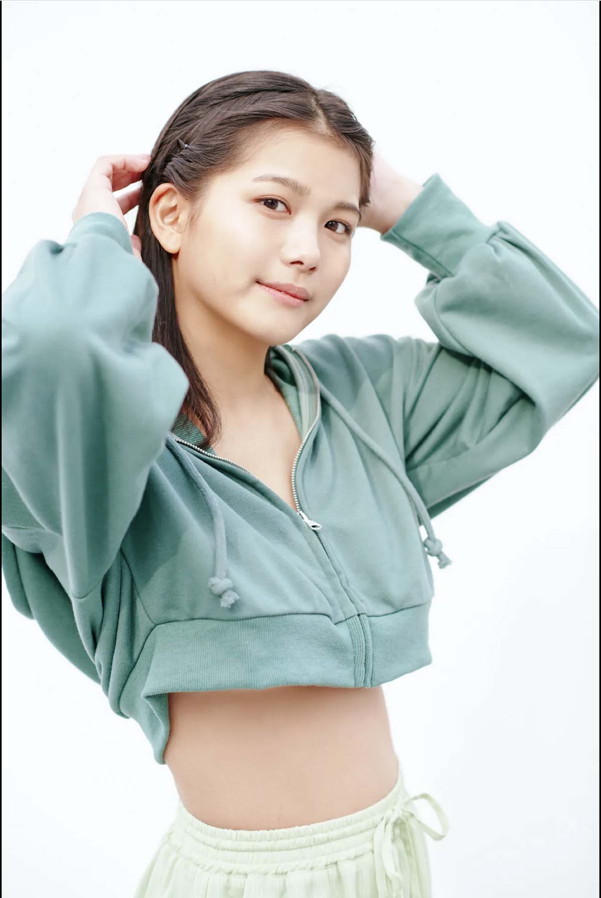 朝日ななみ – 22歳の純真ビキニ 预览图 - 2