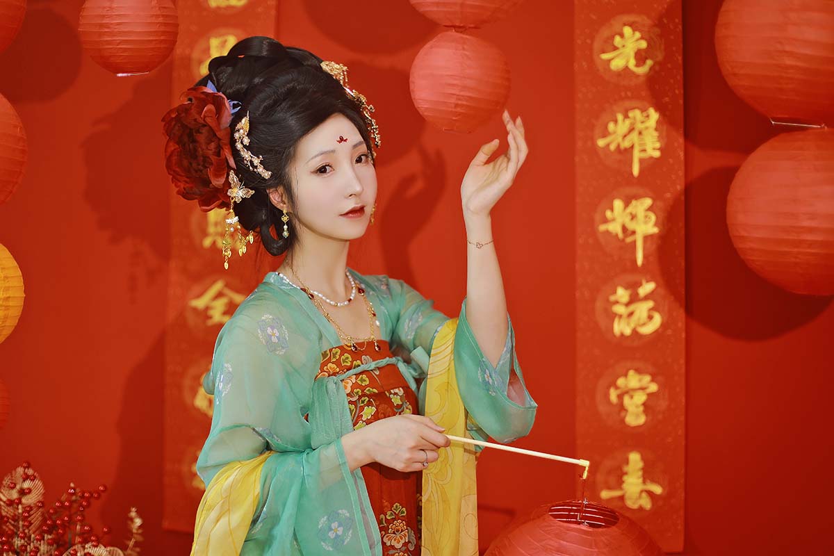 [YITUYU艺图语]2025.01.31 烟火年年 李猜 预览图 - 2