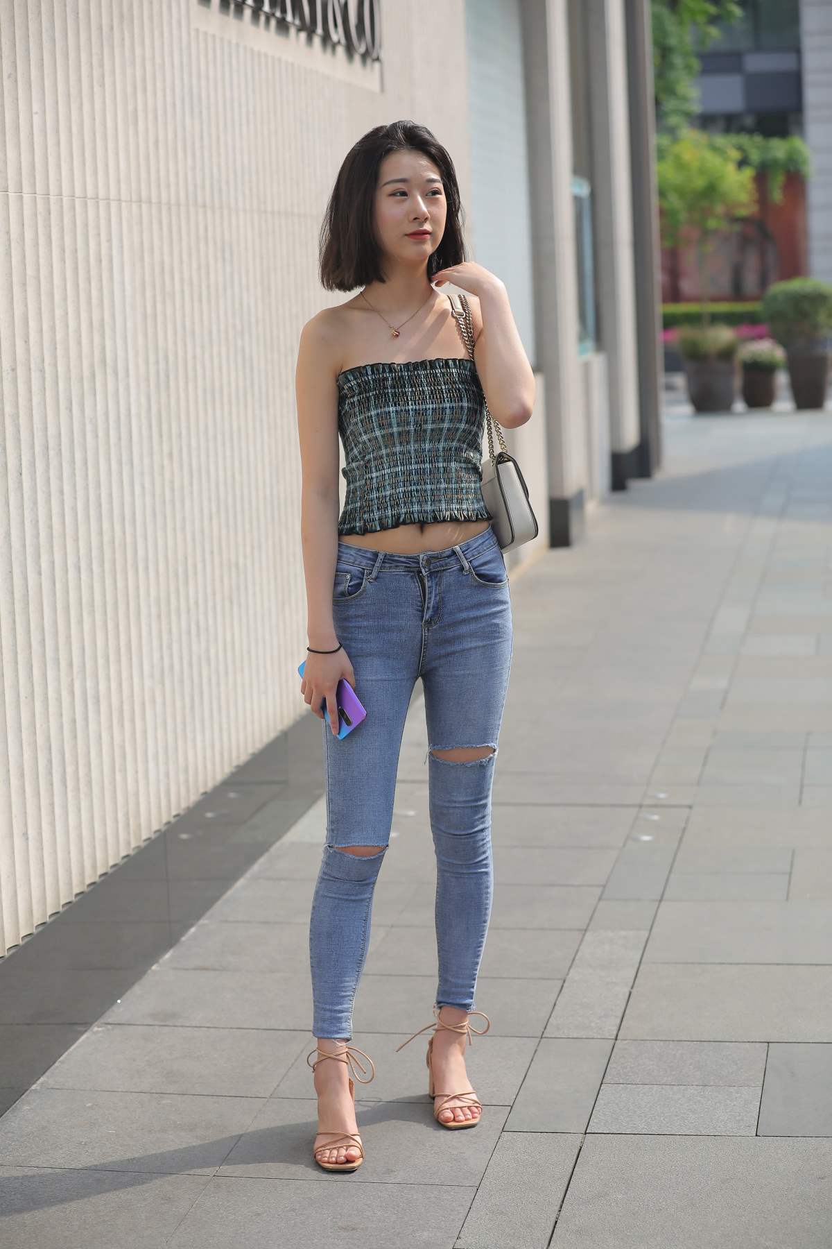 精选街拍作品 NO.3871 飒爽铅笔牛仔裤