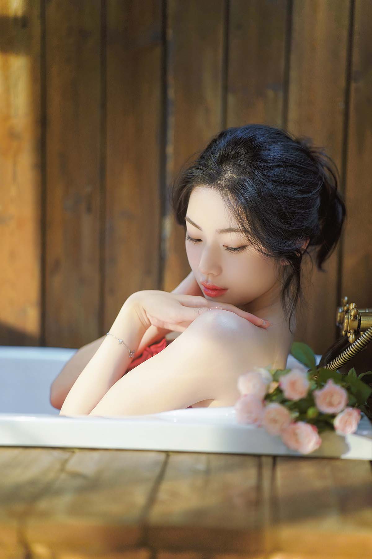[YITUYU艺图语]2025.02.01 木屋暮春 Liya 预览图 - 2