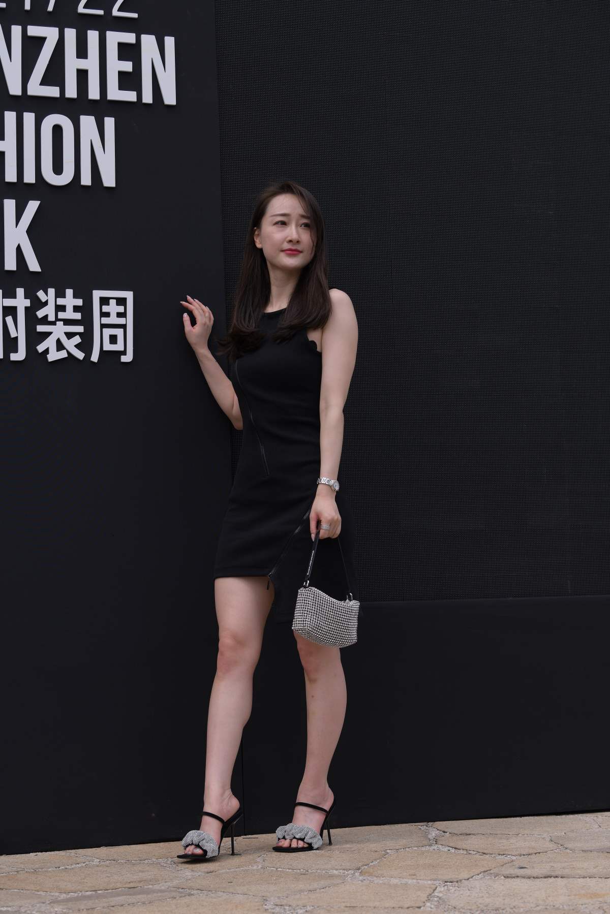 精选街拍作品 NO.3886 精致黑色短裙