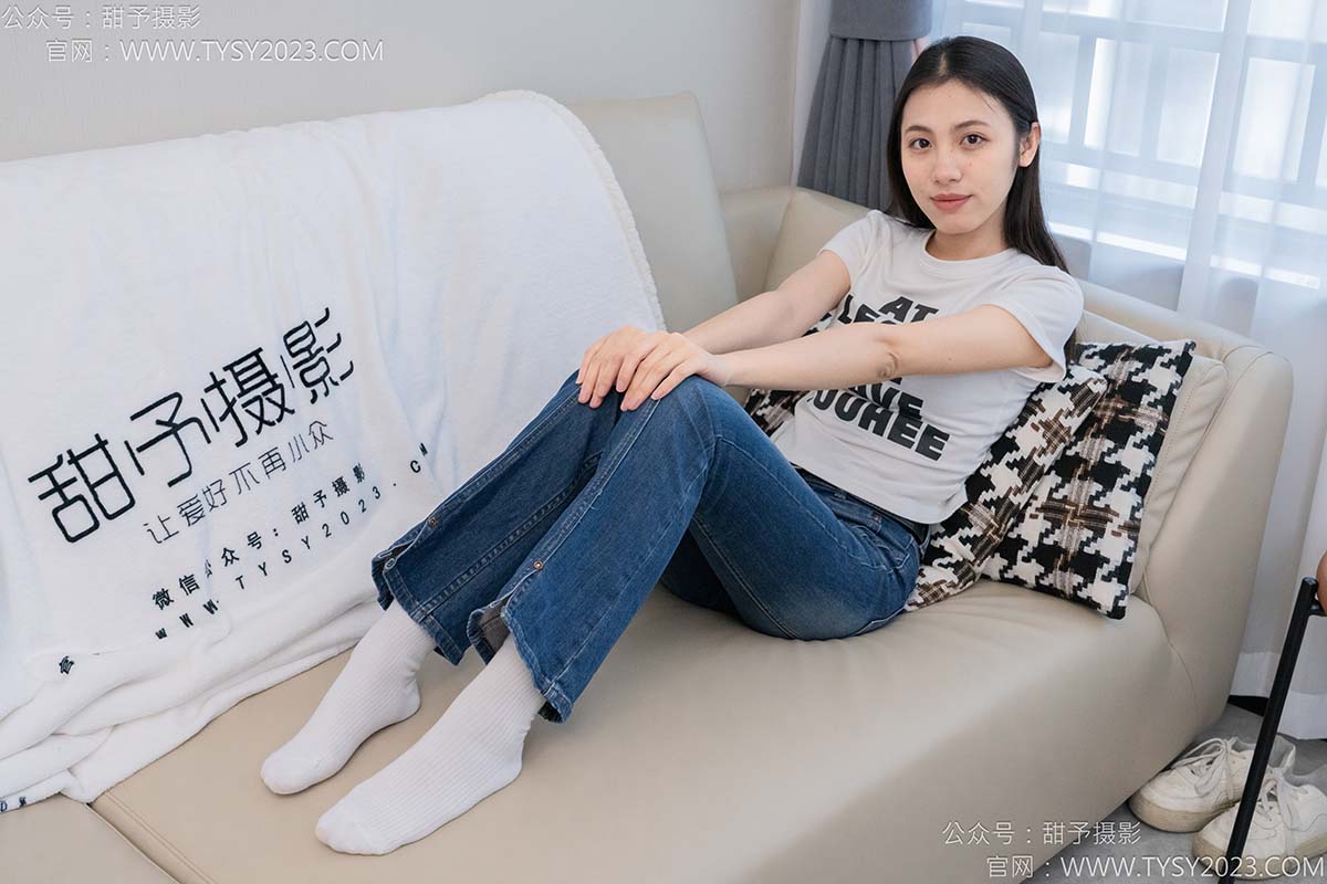 甜予摄影 NO.132 诺诺-板鞋、白棉袜、裸足 预览图 - 2