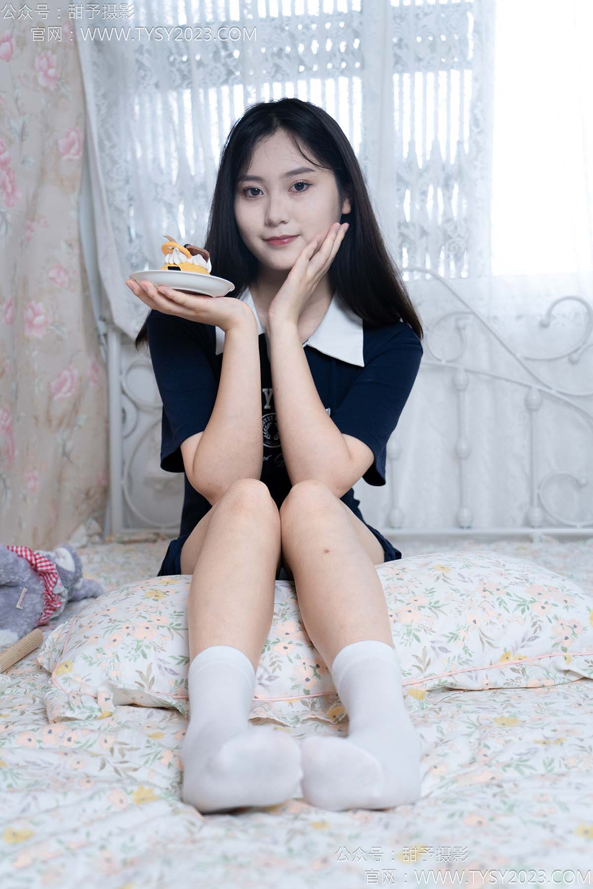 甜予摄影 NO.138 土豆-板鞋、白棉袜、裸足