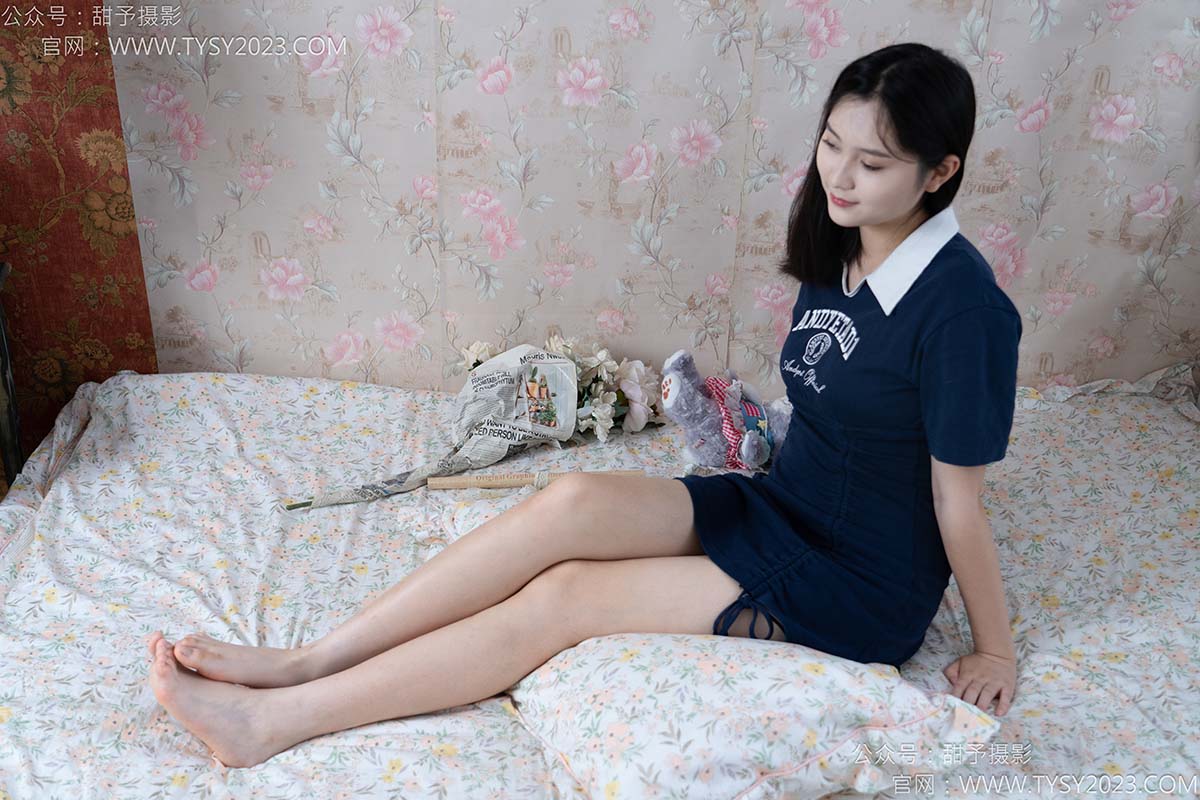 甜予摄影 NO.138 土豆-板鞋、白棉袜、裸足 预览图 - 2