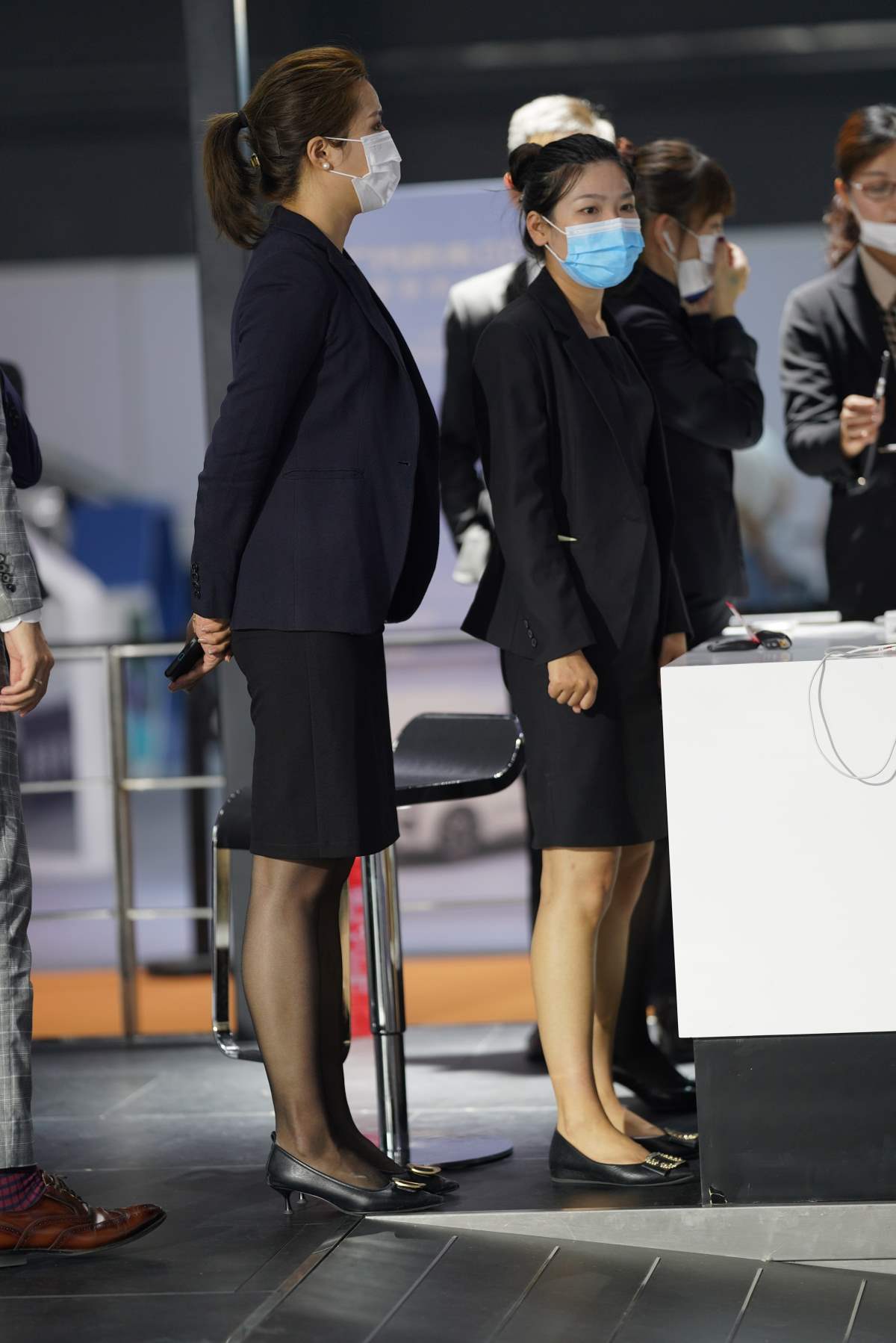 精选街拍作品 NO.3992 黑色系通勤风