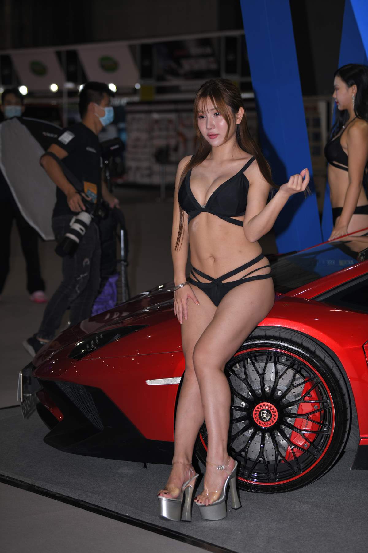 精选街拍作品 NO.4039 泳装车展模特