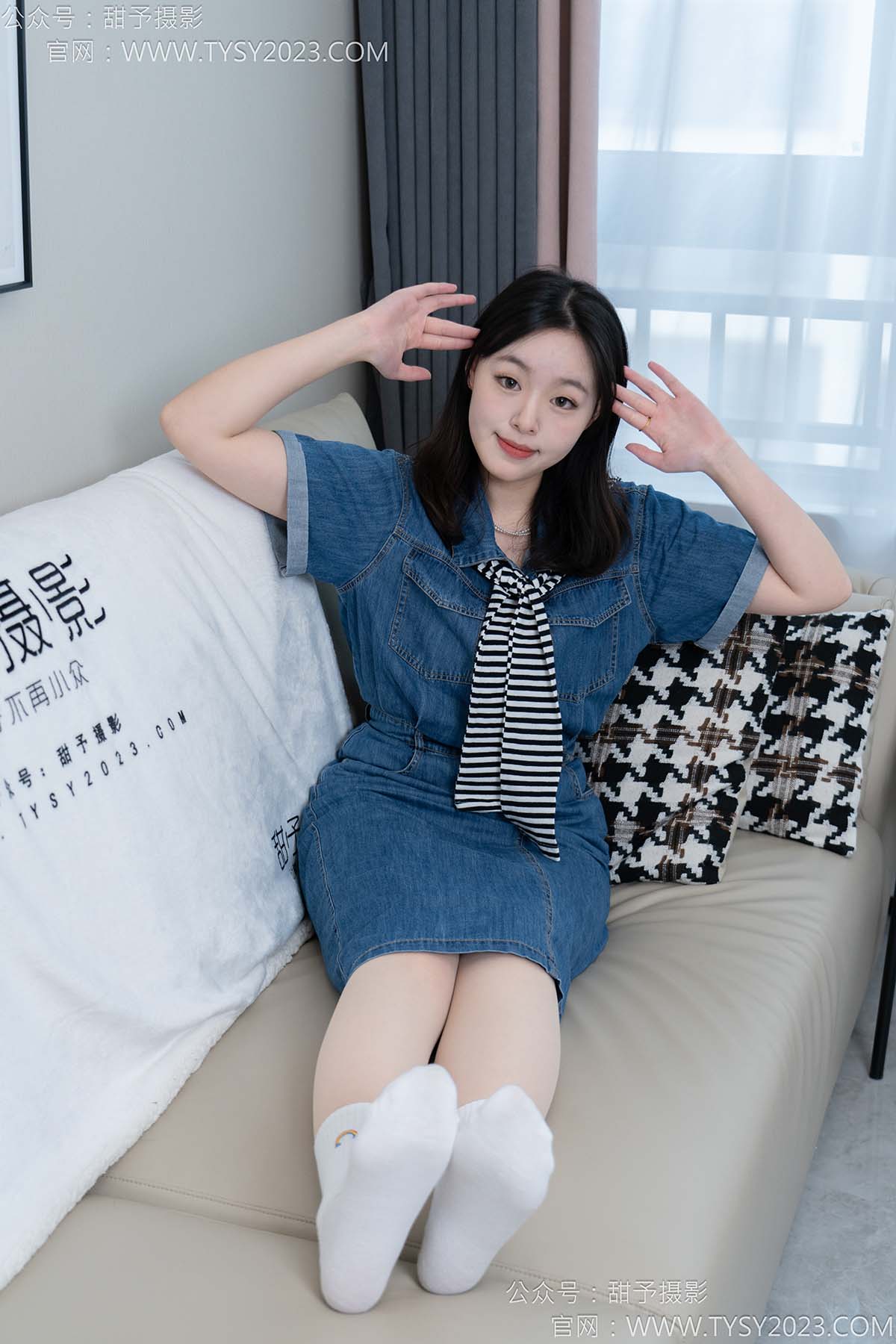 甜予摄影 NO.151 小葵-板鞋、白棉袜、薄肉丝 预览图 - 2