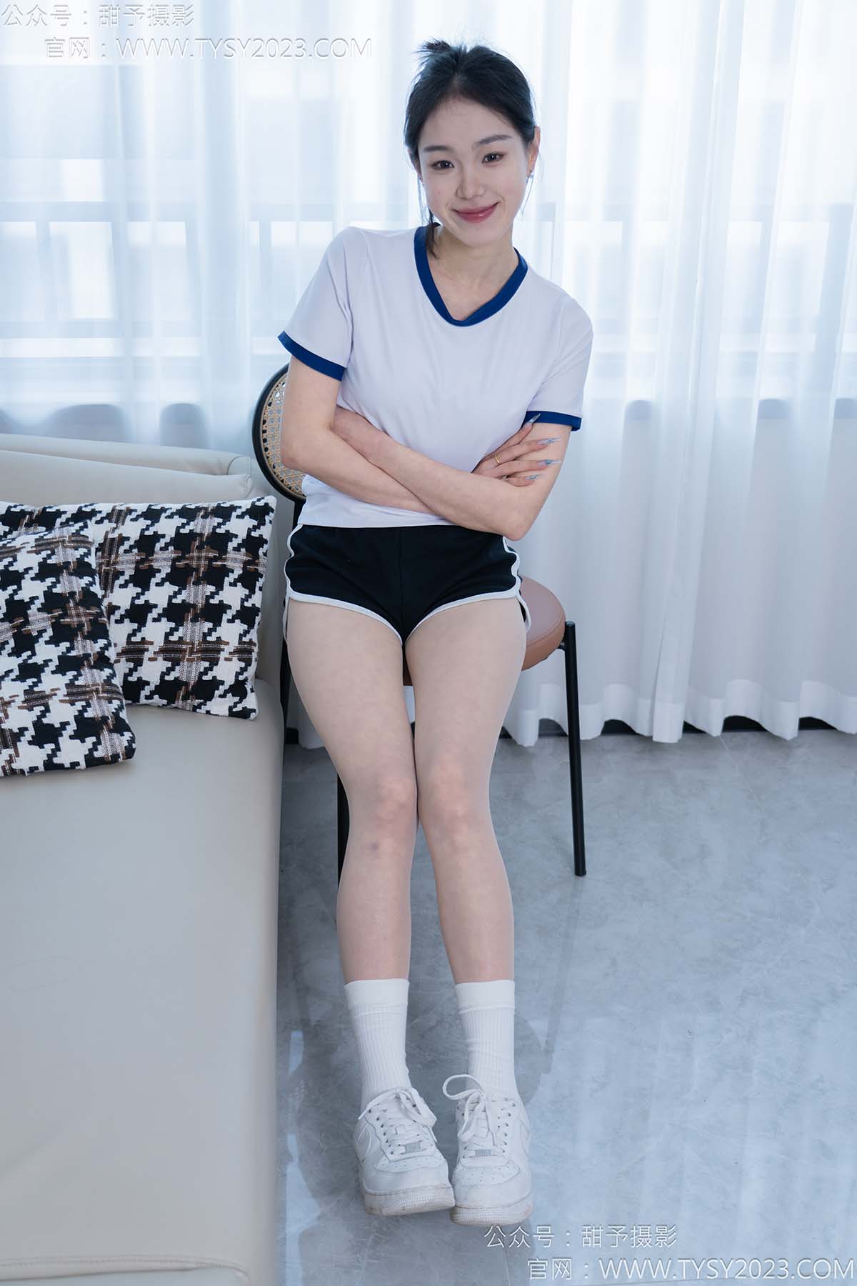 甜予摄影 NO.152 咻咻-板鞋、白棉袜、薄肉丝