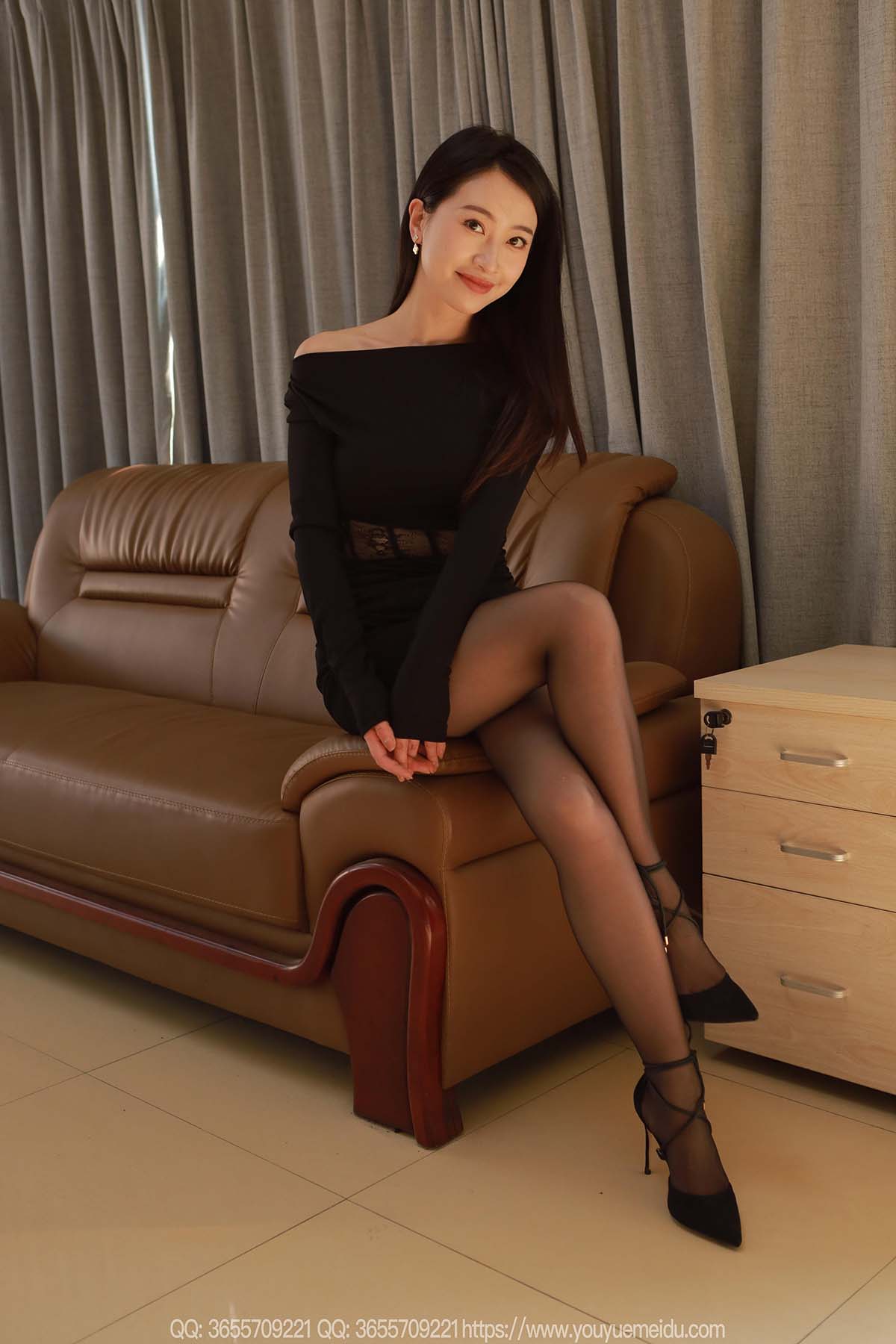 [IESS异思趣向] 2025.04.27 丝享家2038：小婕《迷人黑玫瑰》