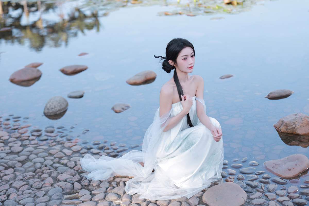 [YITUYU艺图语]2025.03.21 隰有荷华 一同 预览图 - 2