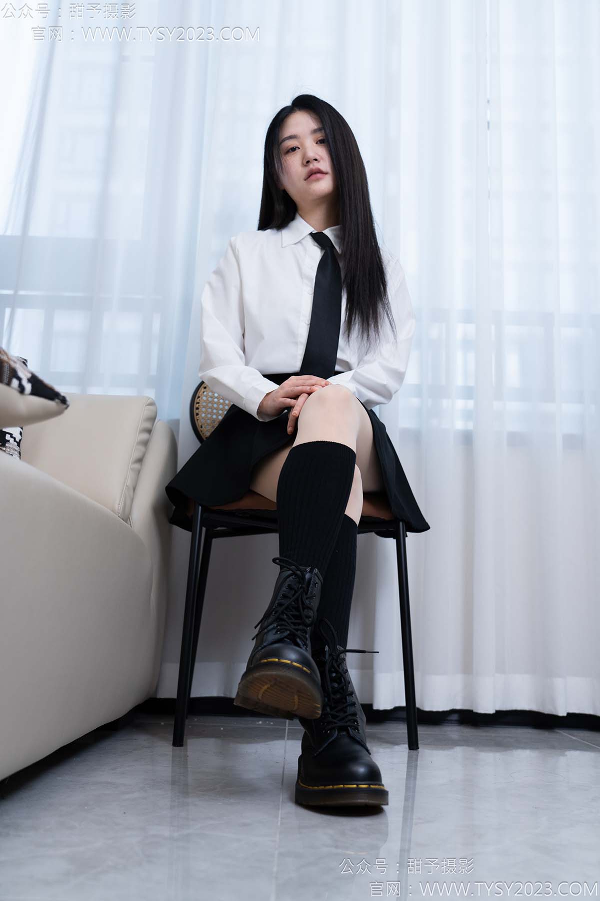 甜予摄影 NO.168 澜澜-短靴、小腿袜、肉丝 预览图 - 2