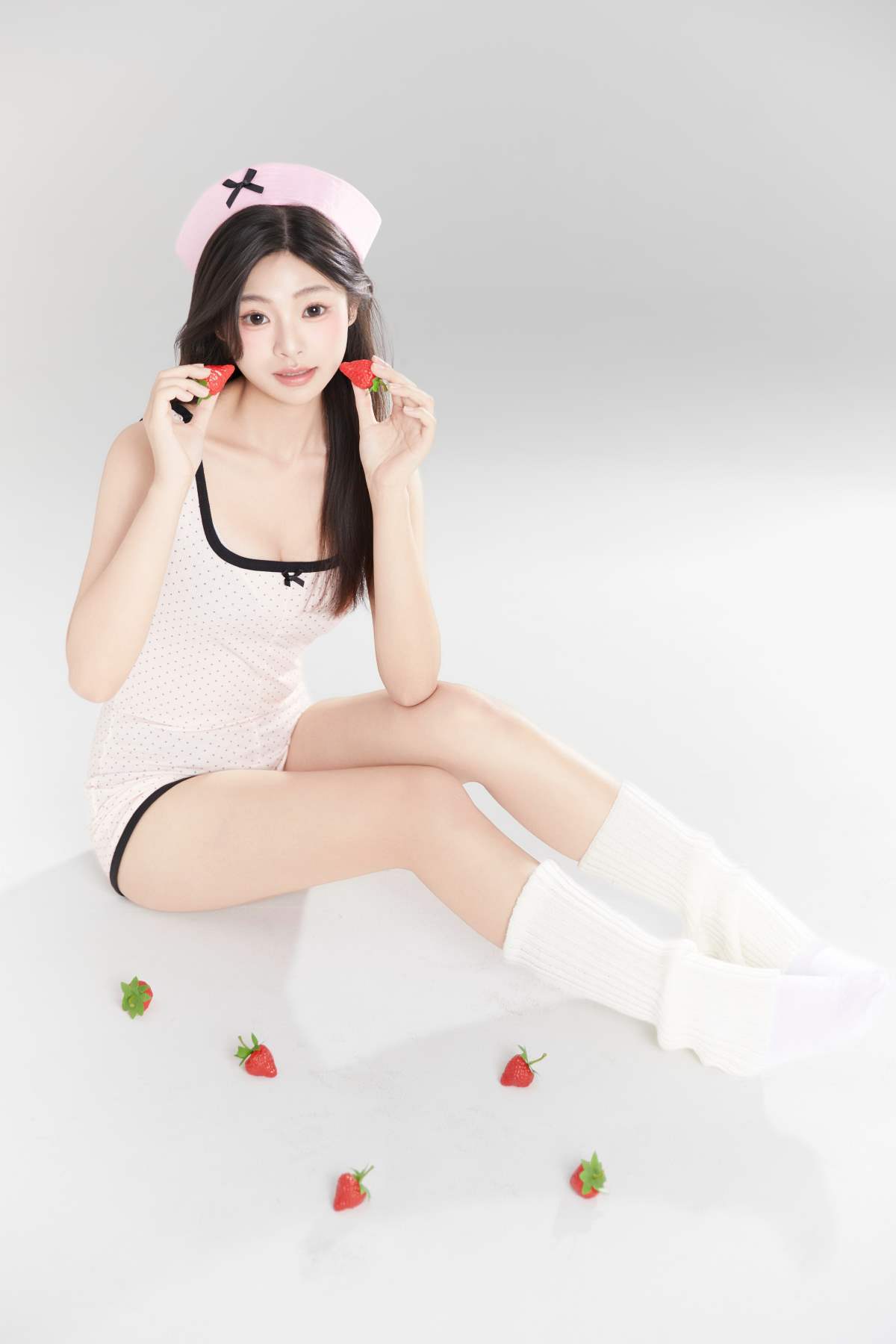 [YITUYU艺图语]2025.03.26 纯欲粉色空军写真 啊丹