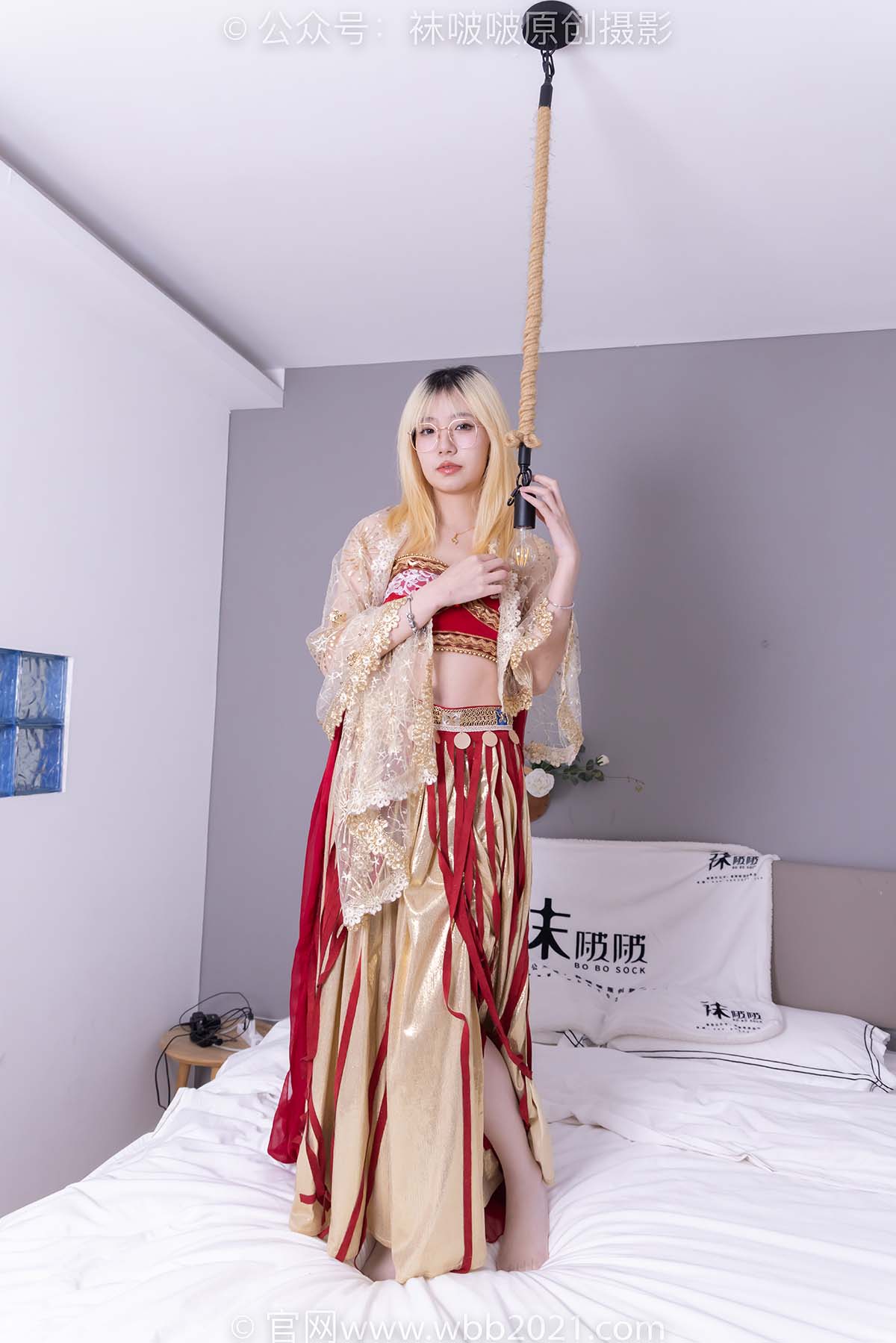 [BoBoSocks袜啵啵]NO.540 小甜豆-高跟鞋、油亮薄白丝 预览图 - 2