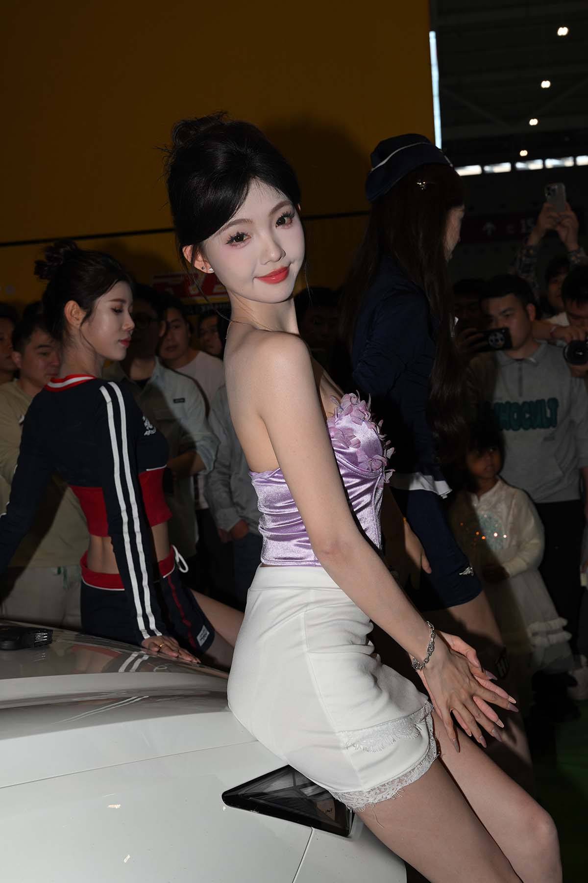 精选街拍作品 NO.4151 车模制服秀