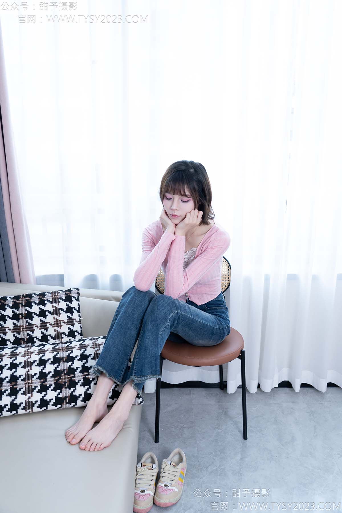 甜予摄影 NO.170 珞珞-板鞋、白棉袜、裸足 预览图 - 2