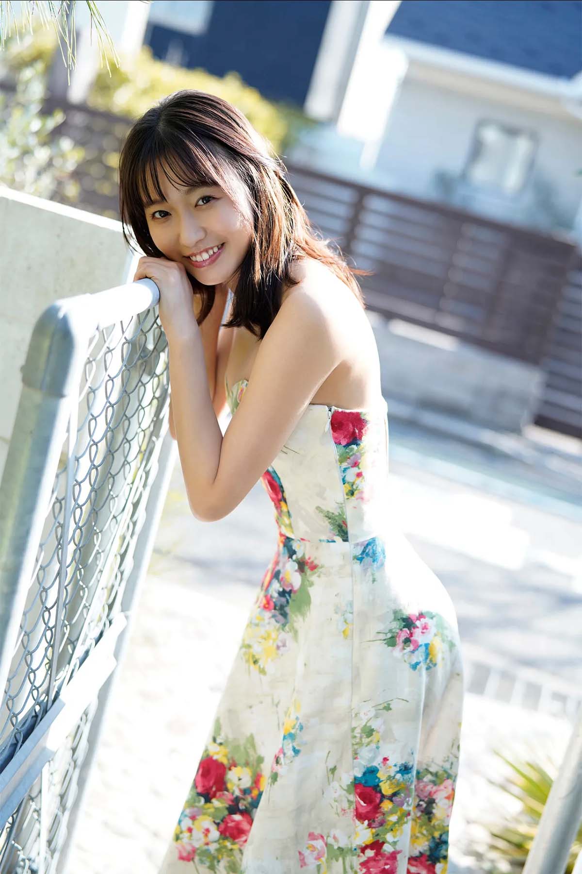 志田音々 – 癒やしの純潔ビキニ 预览图 - 2