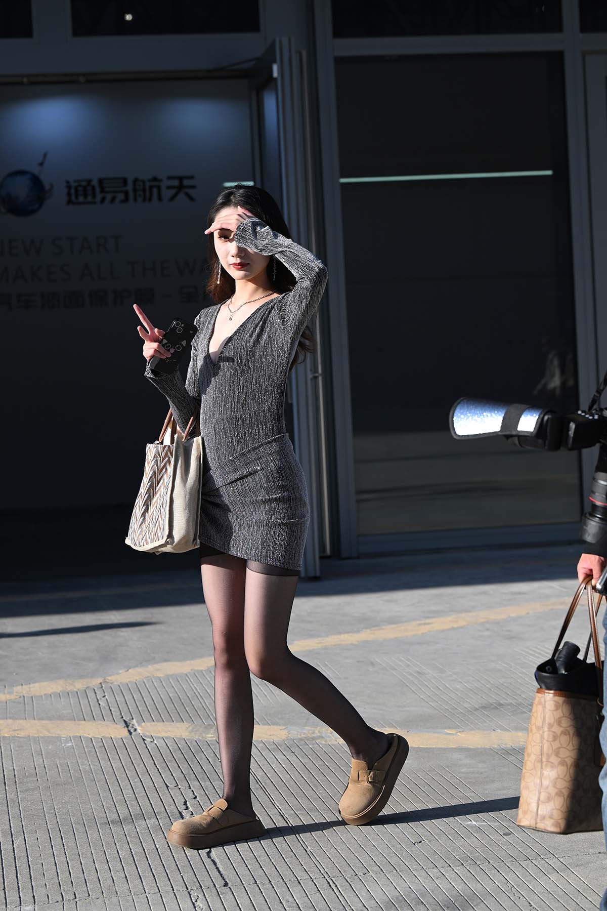 精选街拍作品 NO.4133 迷人修身短裙