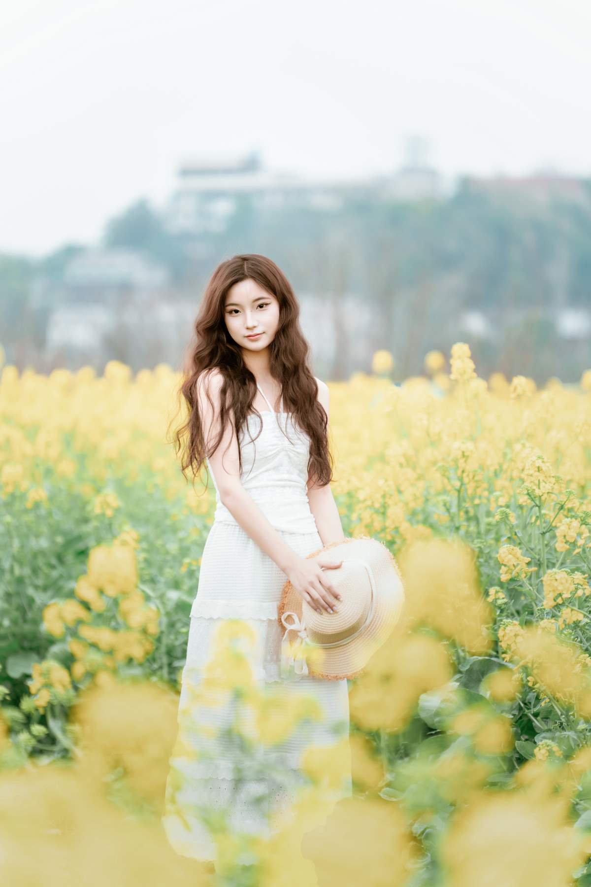 [YITUYU艺图语]2025.03.31 在阴雨天的油菜花田 什么时候养小狗