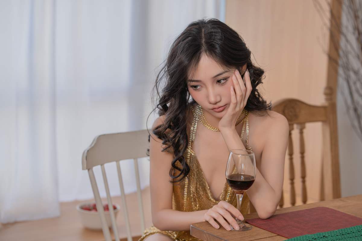 [YITUYU艺图语]2025.04.01 金色流光 o1ne万 预览图 - 2