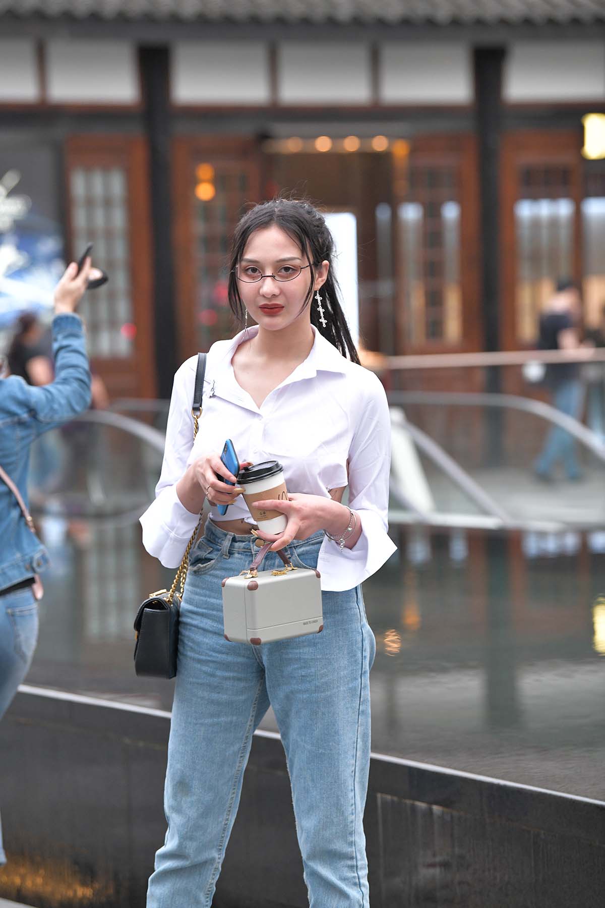 精选街拍作品 NO.4193 衬衫牛仔裤