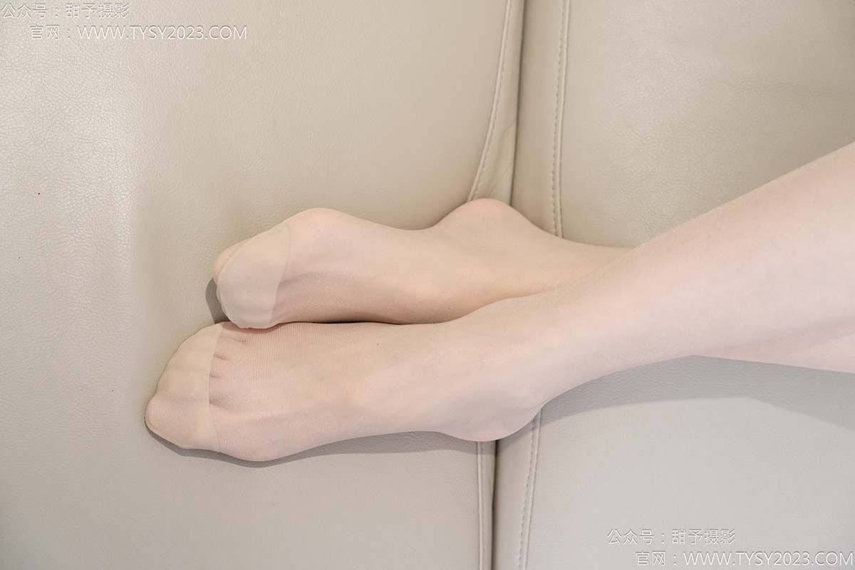 甜予摄影 NO.176 珞珞-板鞋、薄肉丝 预览图 - 2