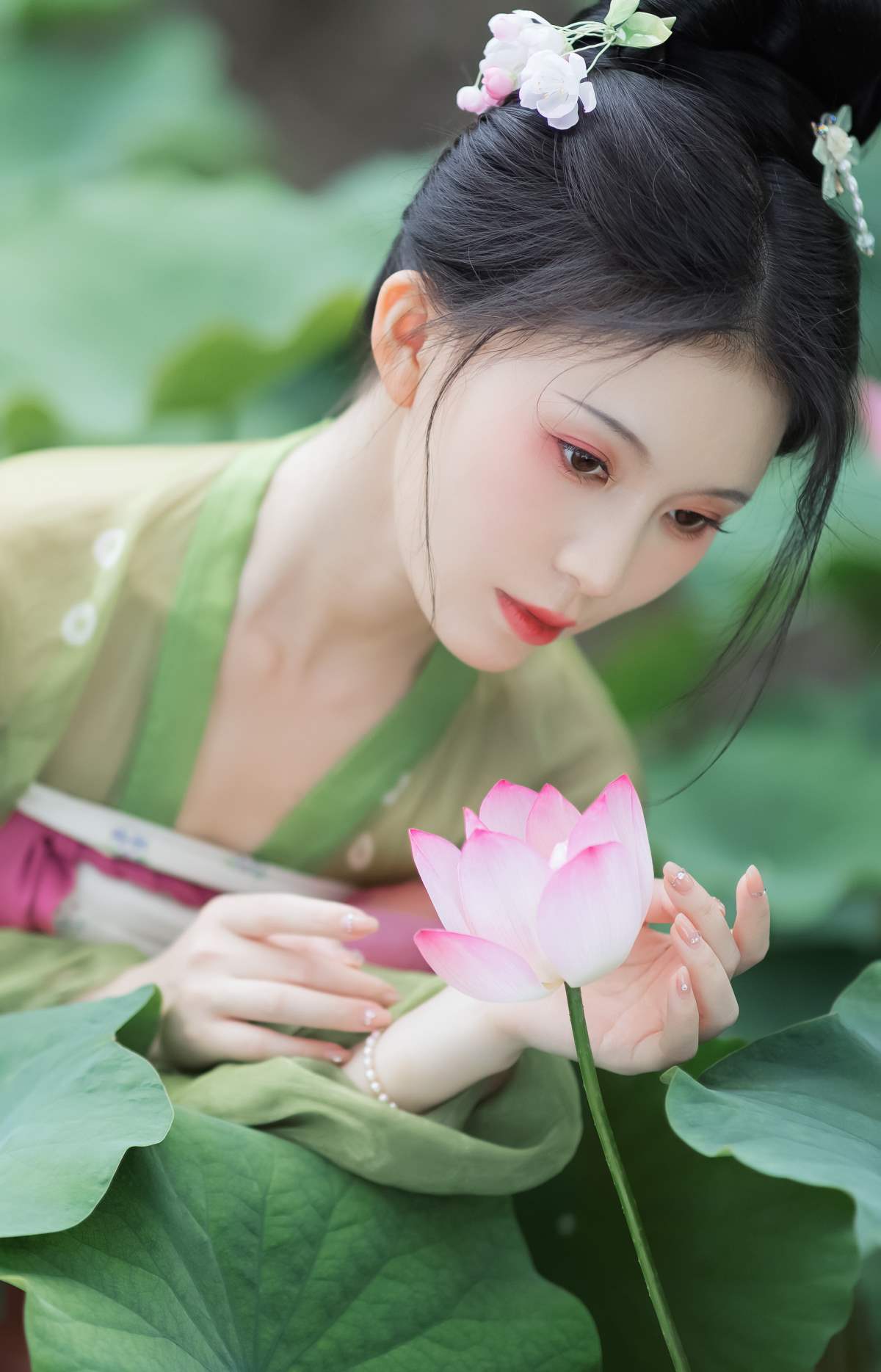 [YITUYU艺图语]2025.04.02 莲舟谣 许尽欢～ 预览图 - 2