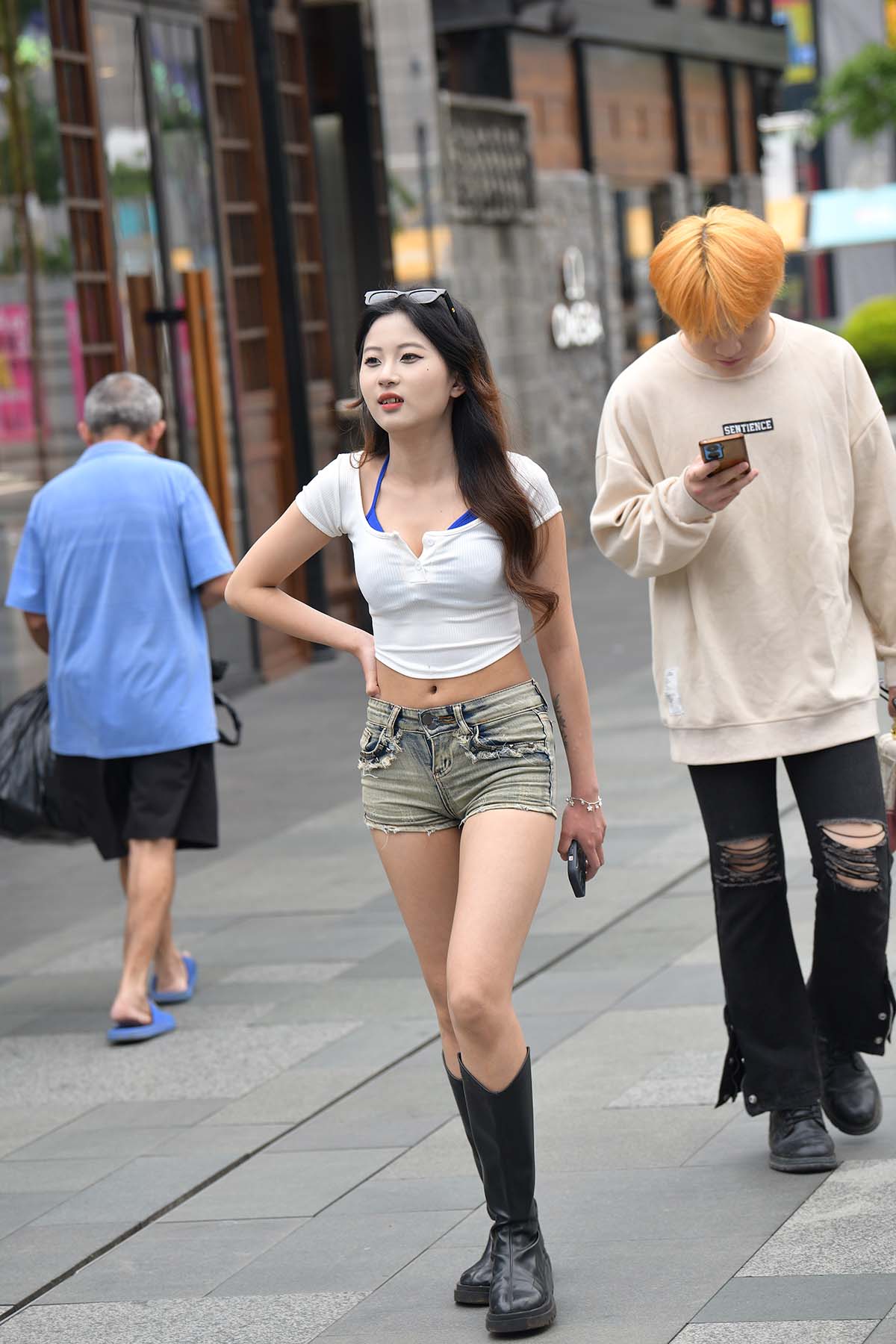 精选街拍作品 NO.4201 清新长靴短裤