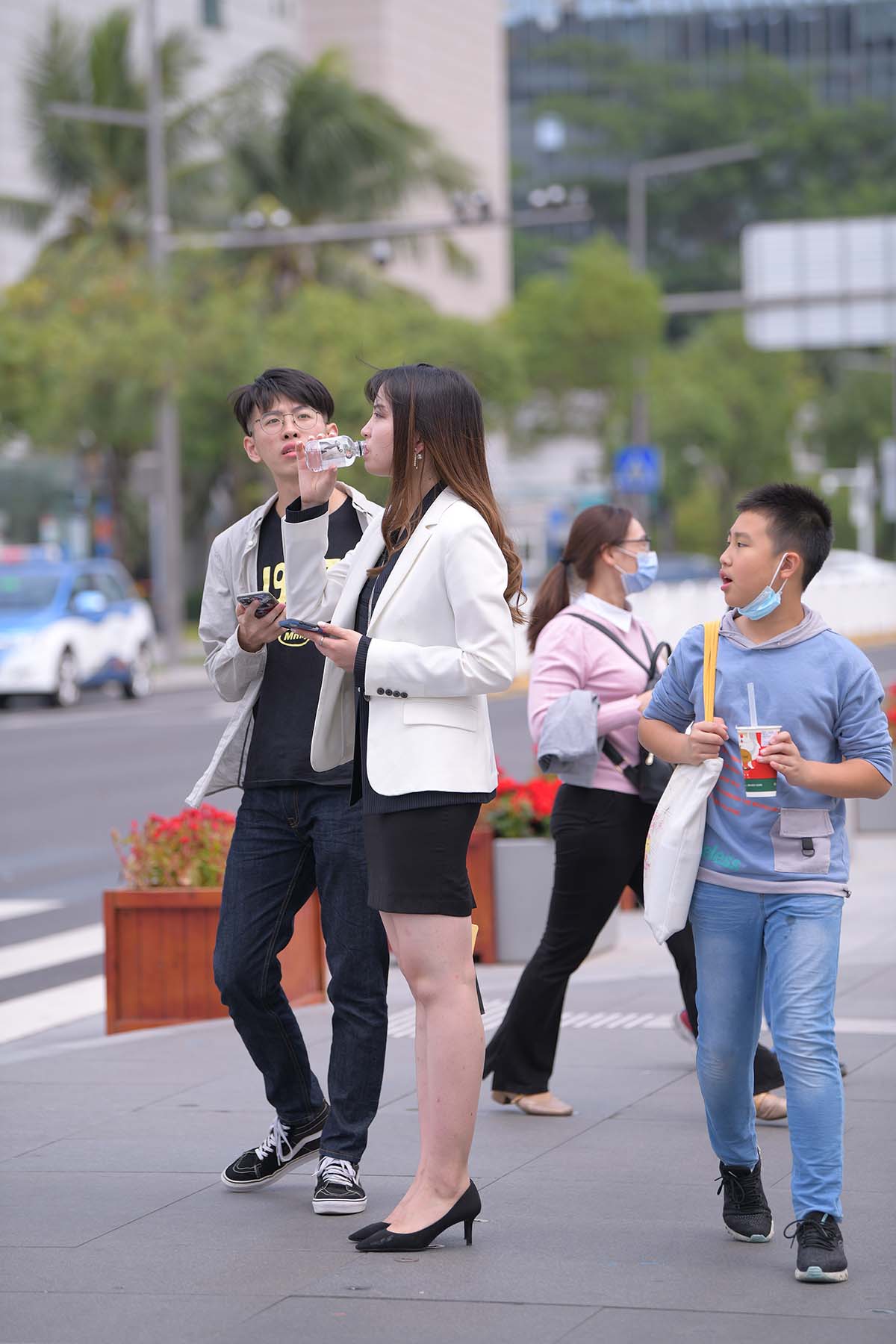 精选街拍作品 NO.4217 黑白搭配OL