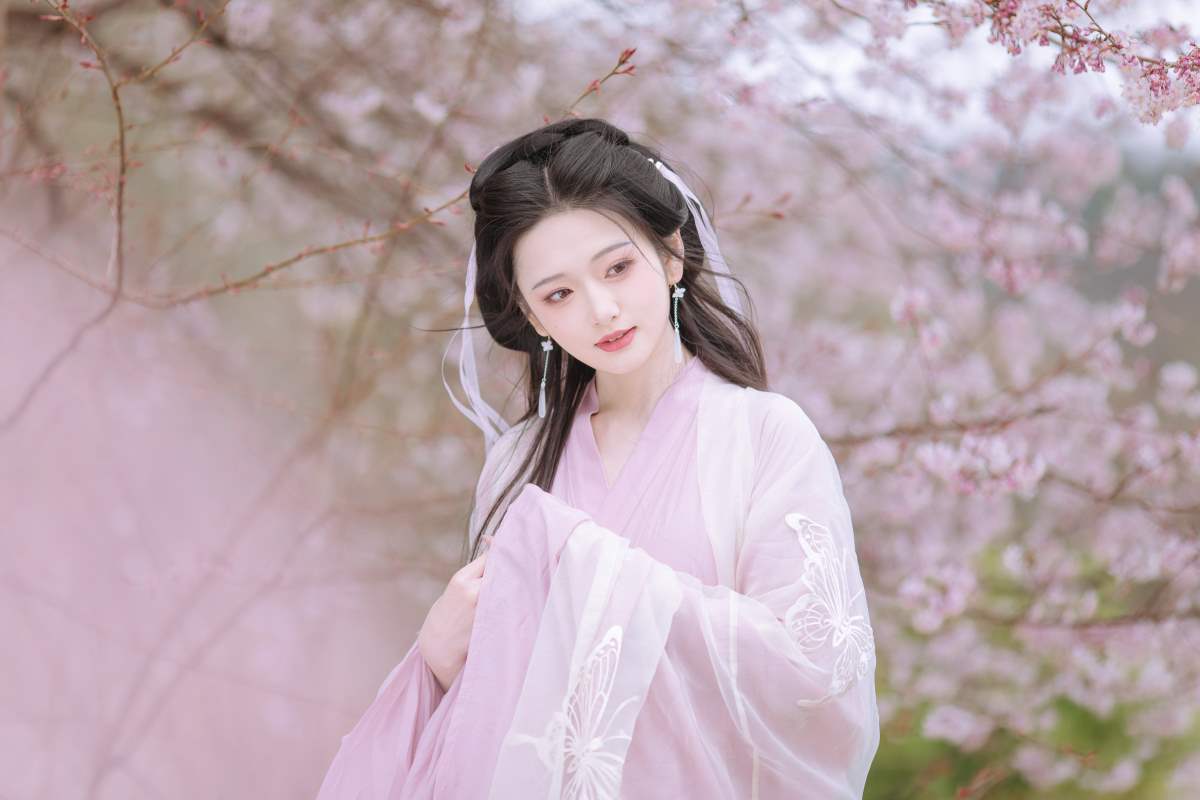 [YITUYU艺图语]2025.04.09 花不误 赤嫣在这里