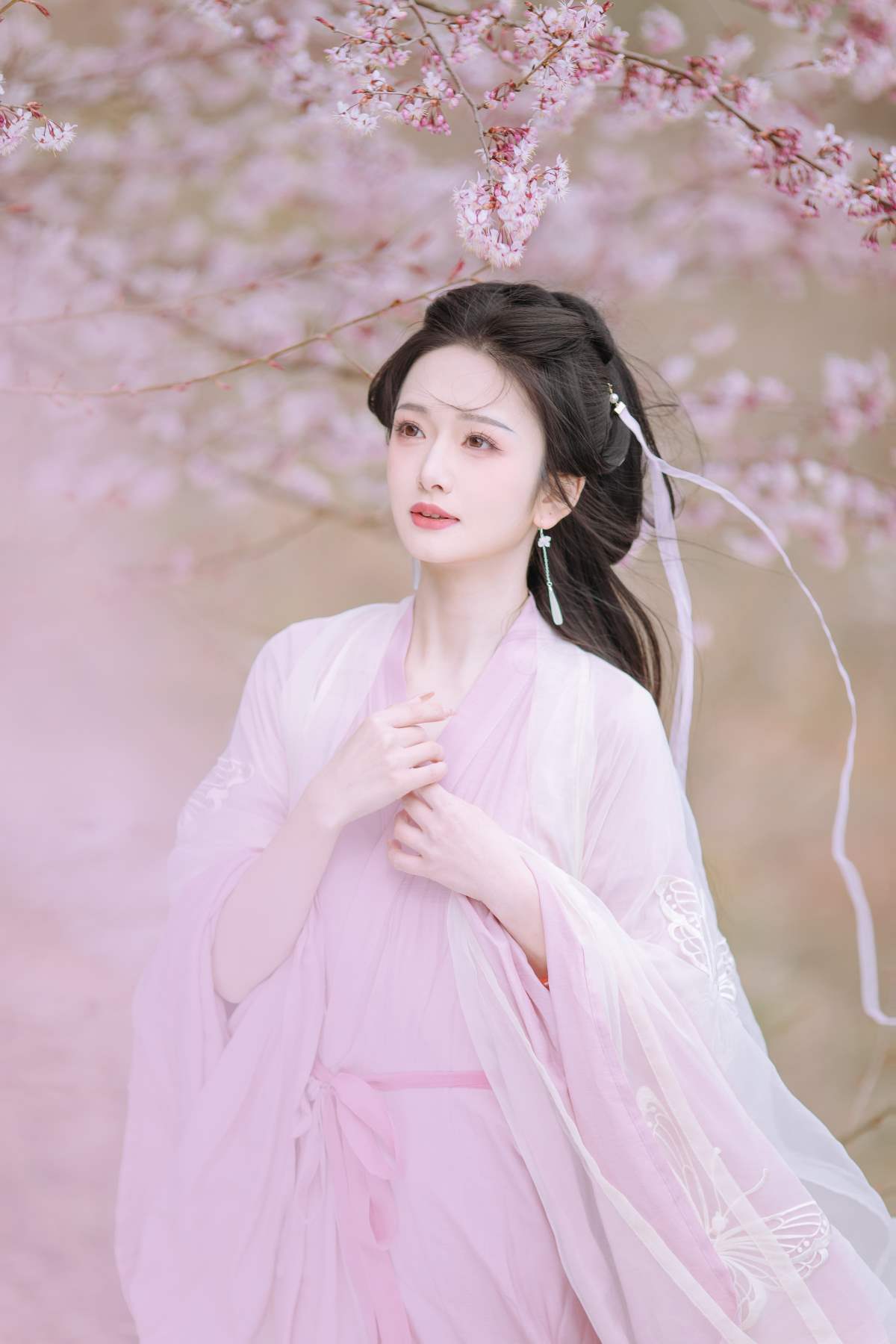 [YITUYU艺图语]2025.04.09 花不误 赤嫣在这里 预览图 - 2