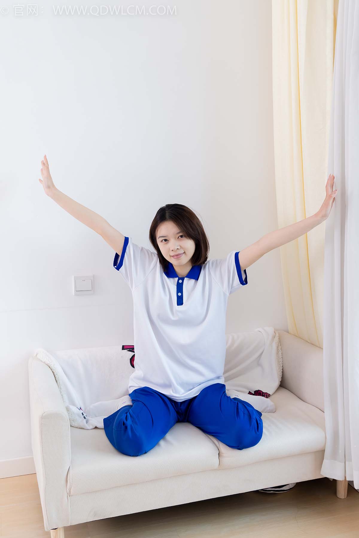 物恋传媒 NO.2364 小悦-校服、板鞋、白棉袜、裸足