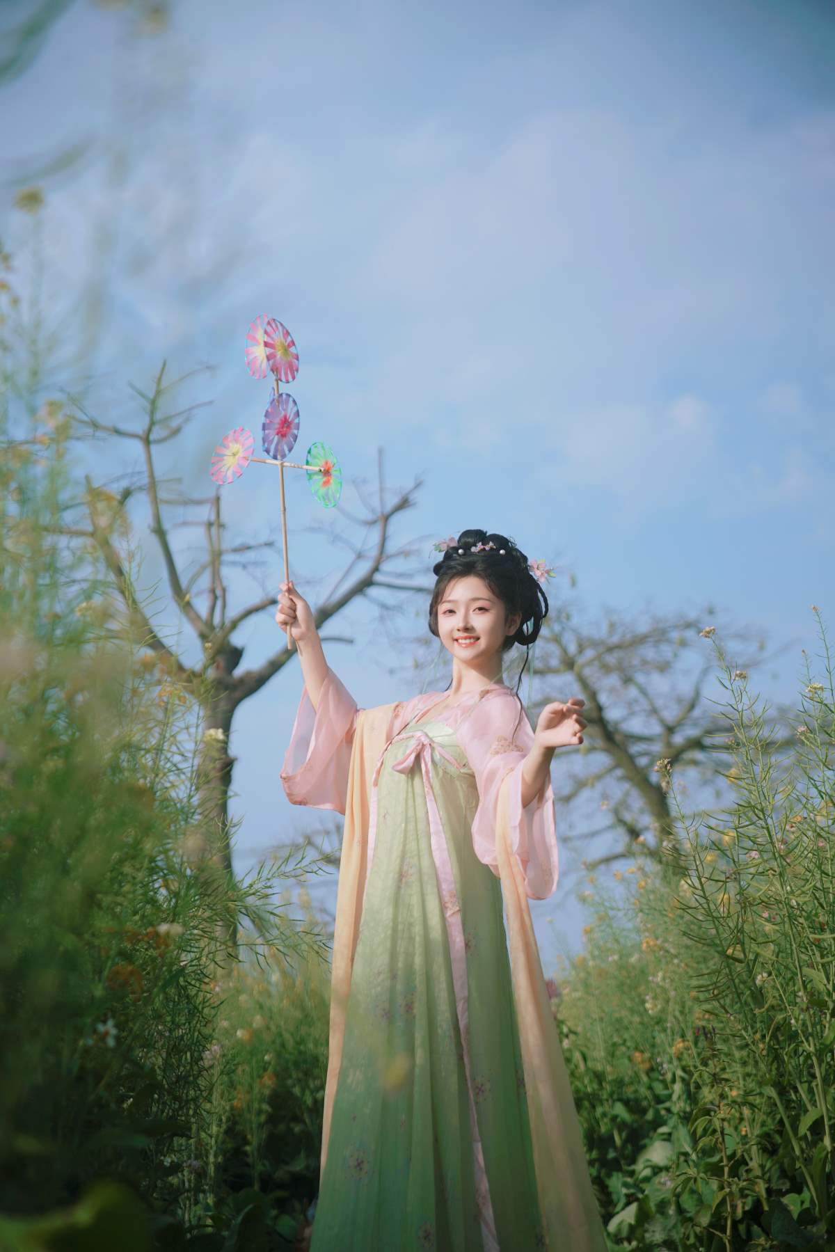 [YITUYU艺图语]2025.04.11 邂逅七彩花田里的仙女 漩涡鸣子 预览图 - 2