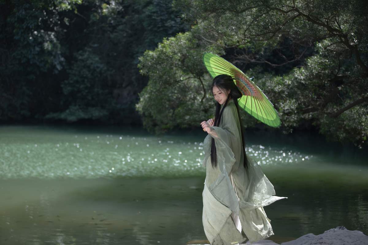 [YITUYU艺图语]2025.04.07 只道春暮 娟娟 预览图 - 2