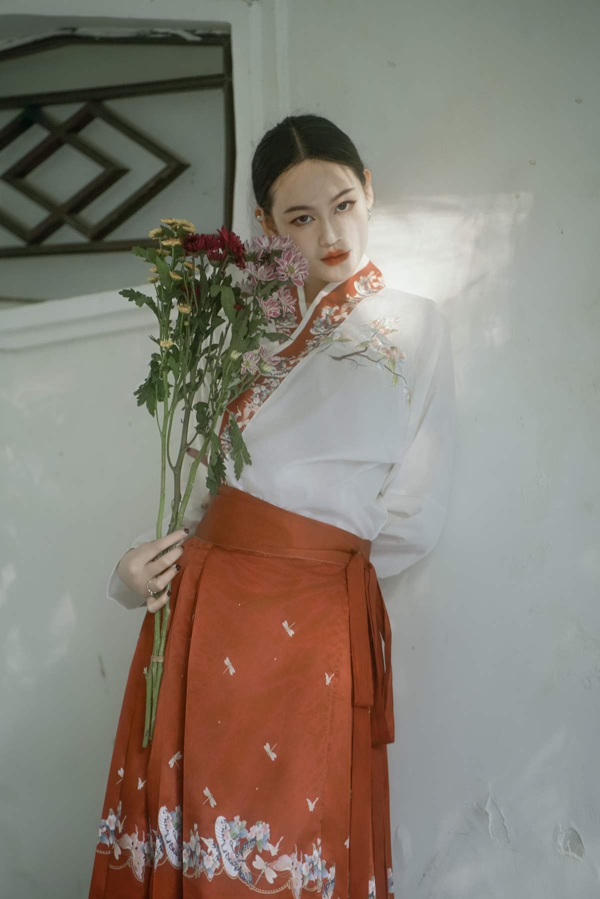 [YITUYU艺图语]2025.04.09 青庭疏影，惊鸿入画 曼丽