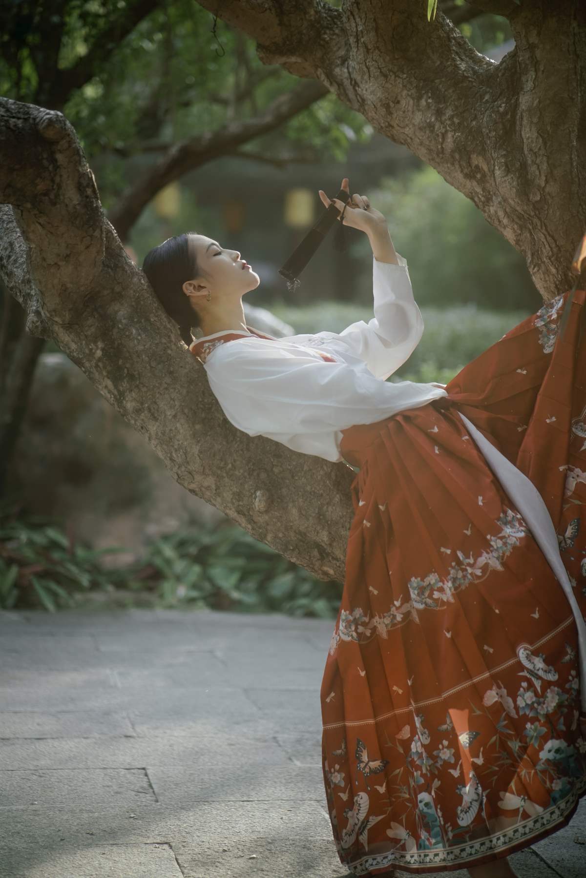 [YITUYU艺图语]2025.04.09 青庭疏影，惊鸿入画 曼丽 预览图 - 2