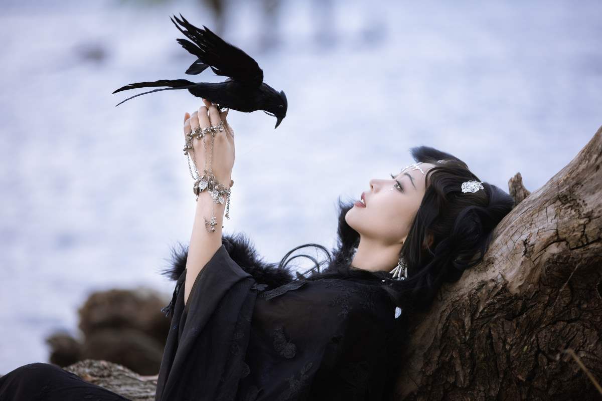 [YITUYU艺图语]2025.04.09 乌鸦拟人 晚晚