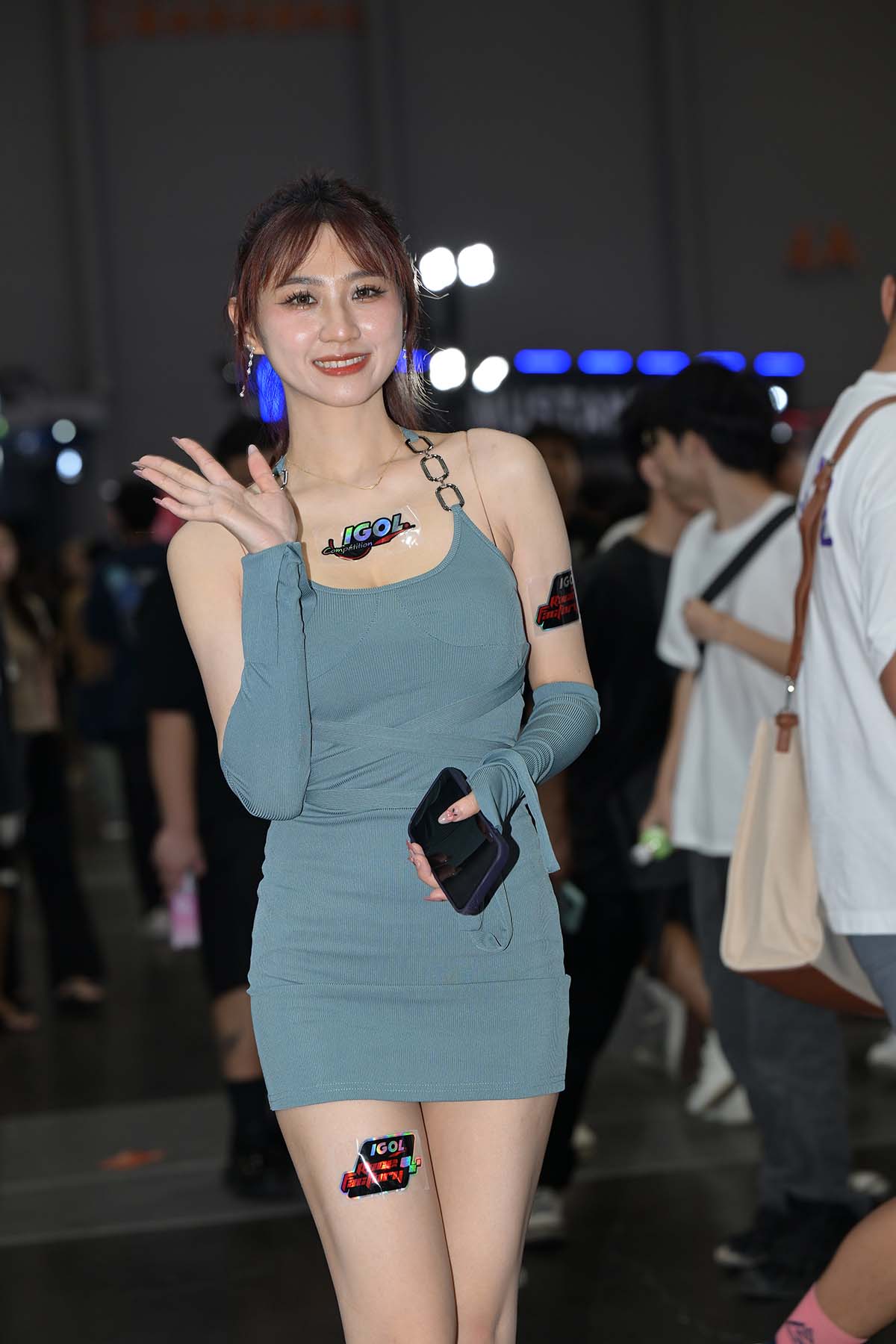 精选街拍作品 NO.4263 蓝色吊带裙