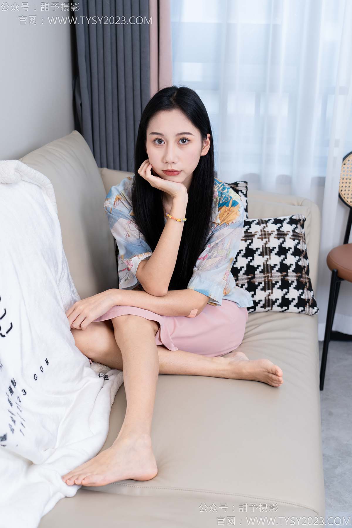 甜予摄影 NO.186 娃娃-帆布鞋、白棉袜、裸足 预览图 - 2