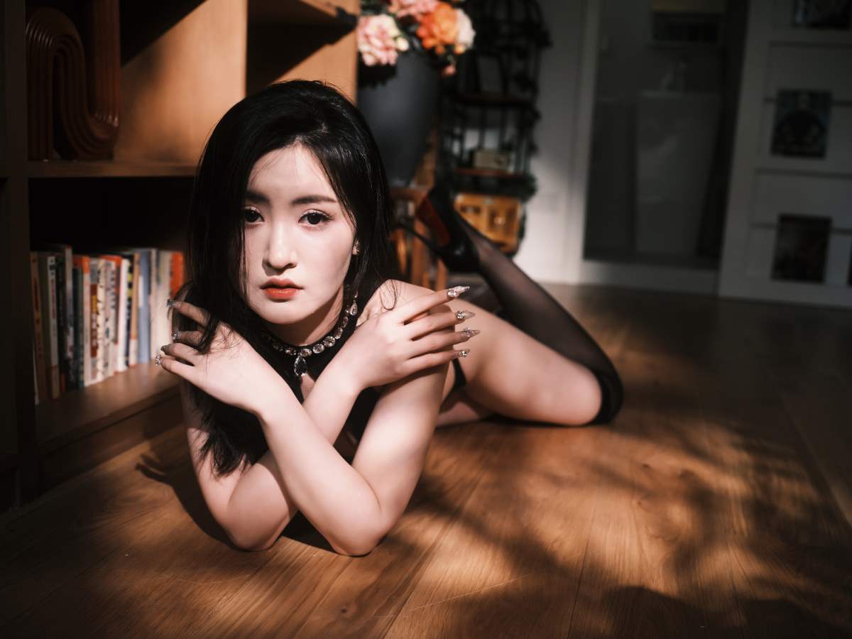 [YITUYU艺图语]2025.04.12 独守书房 沈梦瑶 预览图 - 2