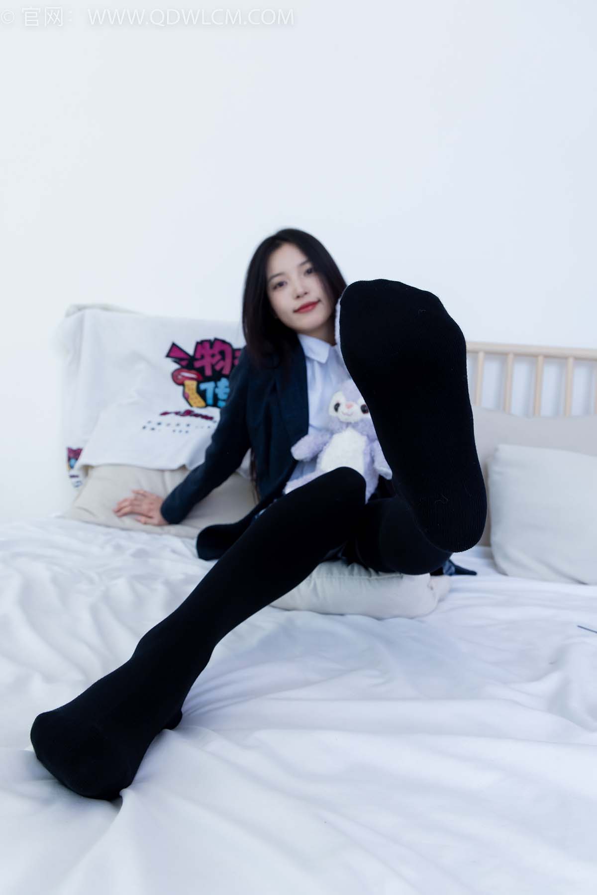 物恋传媒 NO.2371 茯苓-JK制服、皮鞋、拼接过膝袜