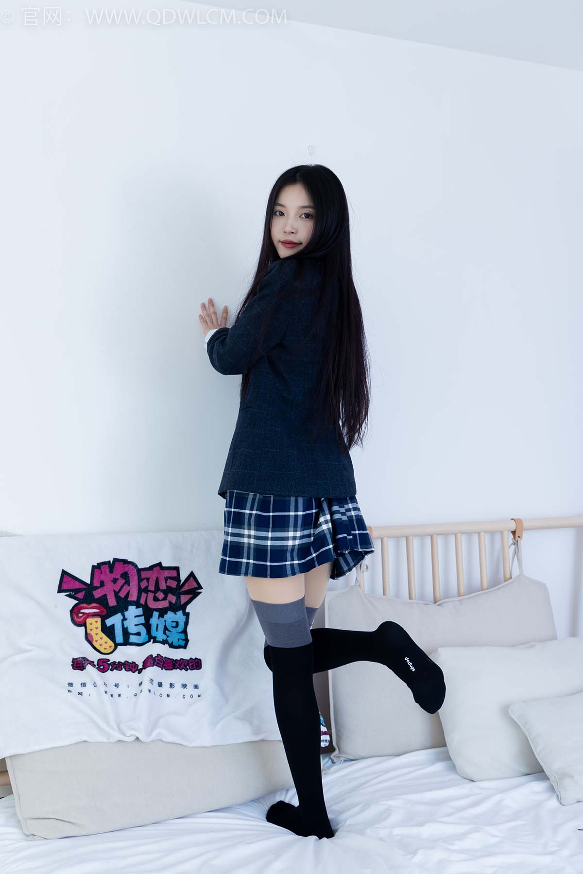 物恋传媒 NO.2371 茯苓-JK制服、皮鞋、拼接过膝袜 预览图 - 2