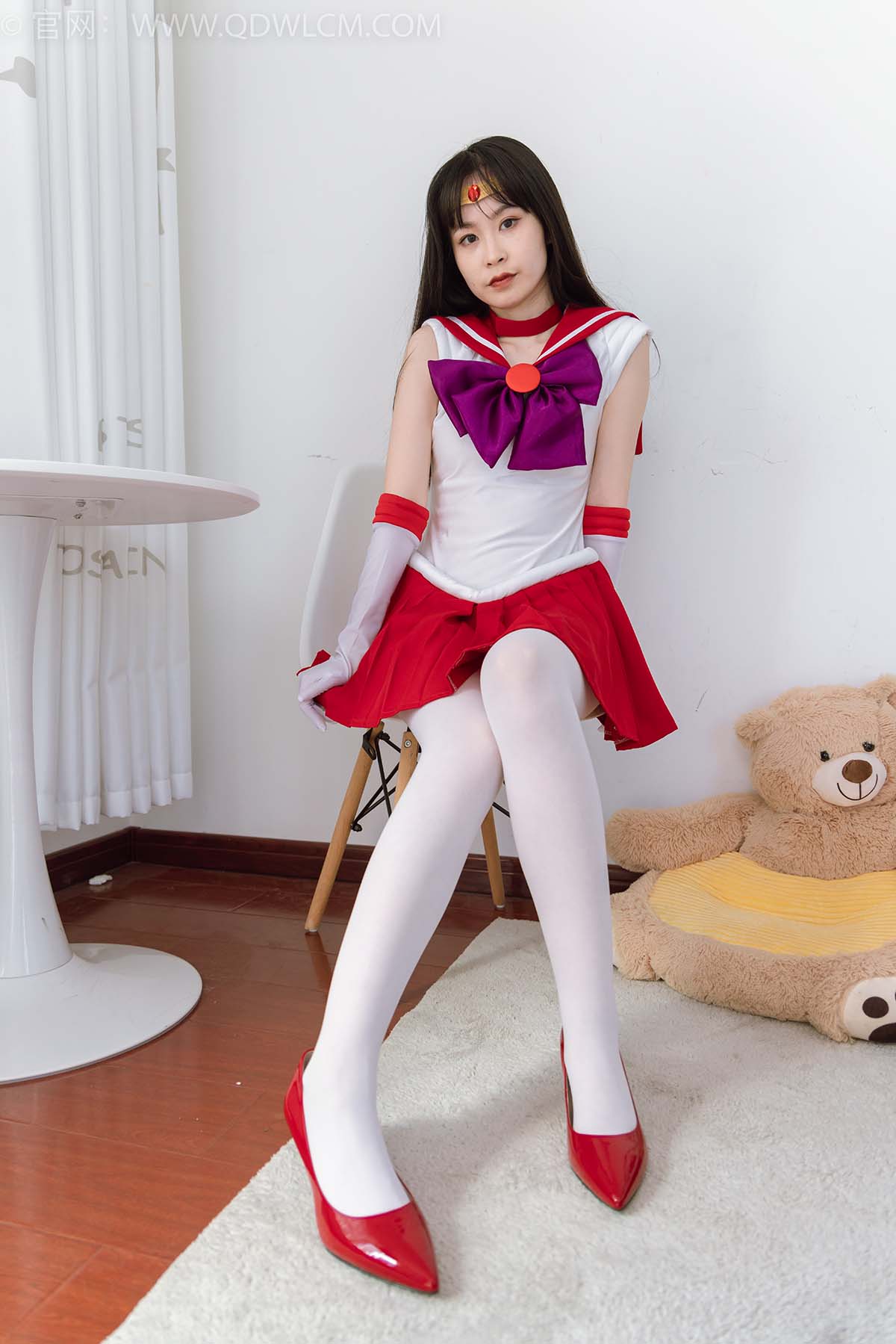 物恋传媒 NO.2373 兮兮-cos制服、高跟鞋、厚白丝